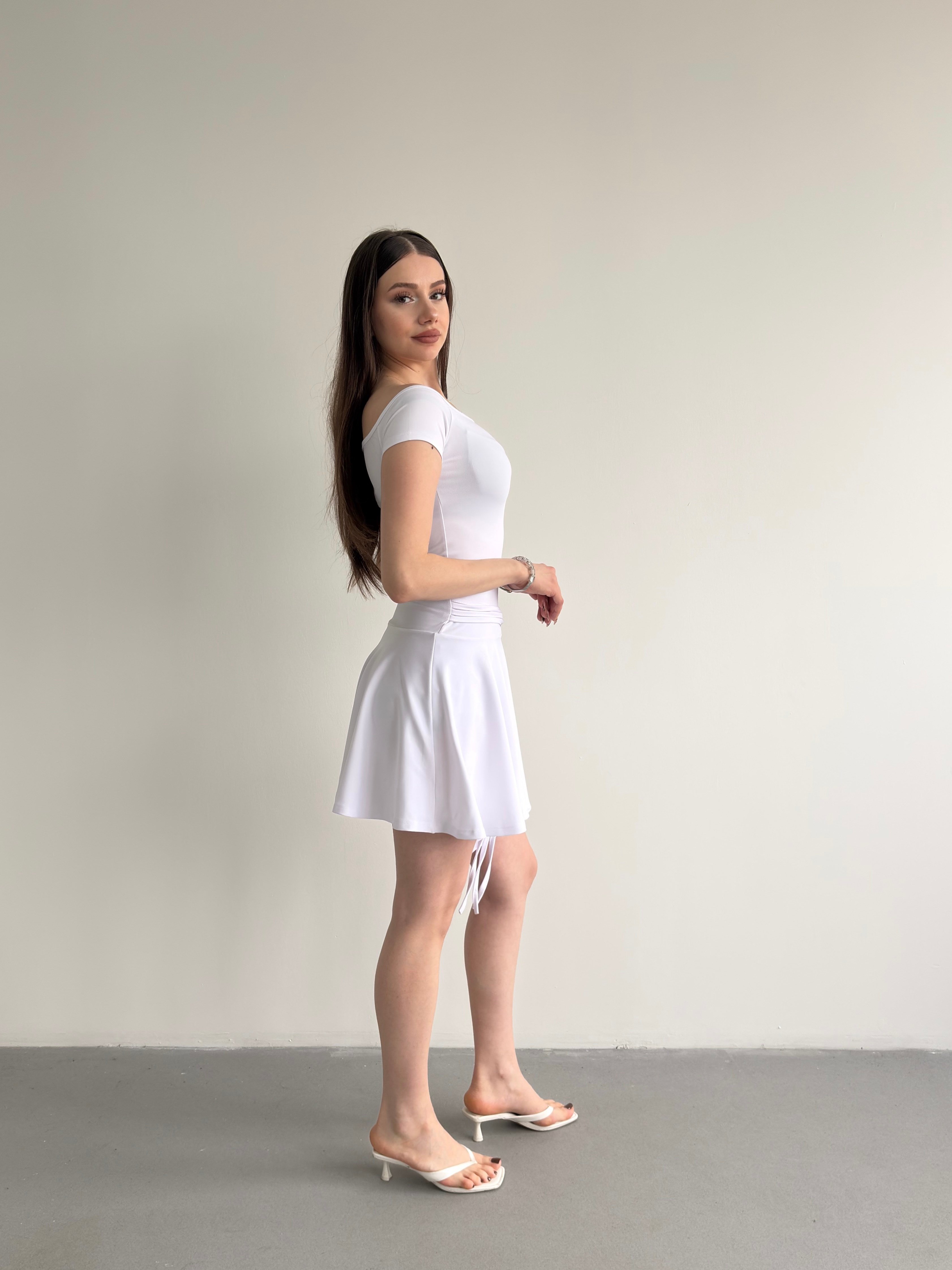 Bel Aksesuarlı Elbise