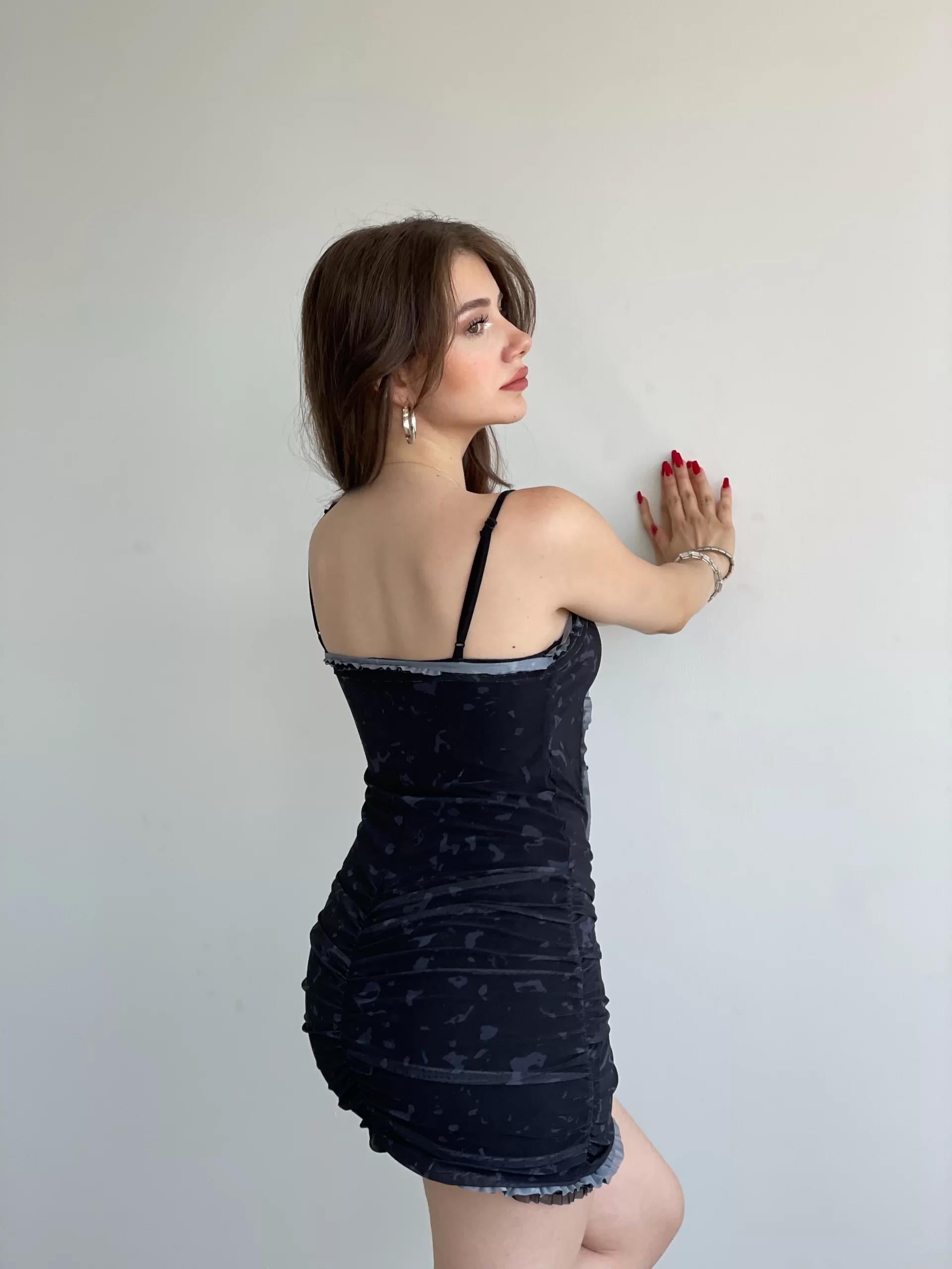 Bel Dekolteli Fırfır Elbise