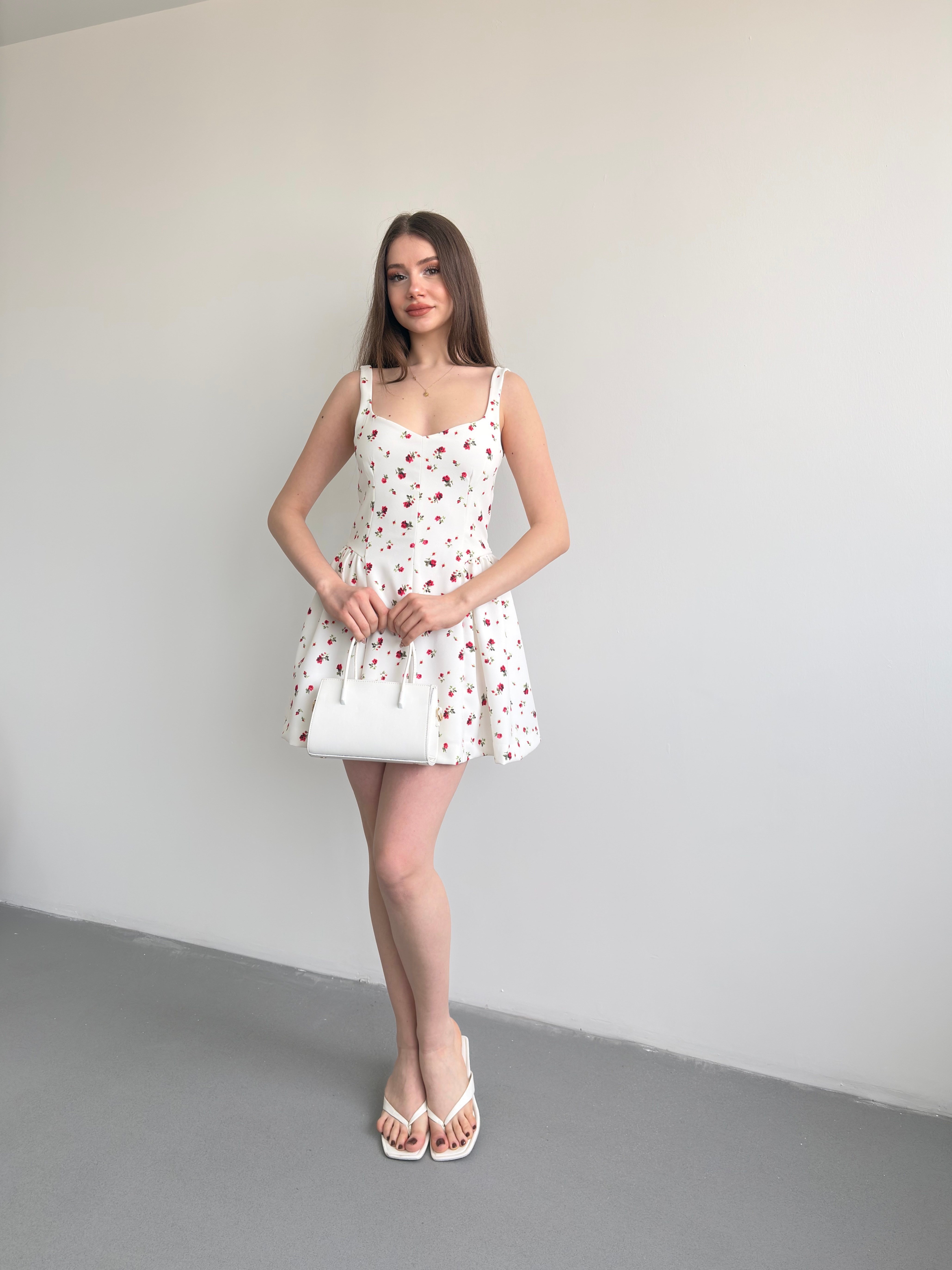 Çicekli Askılı Mini Elbise