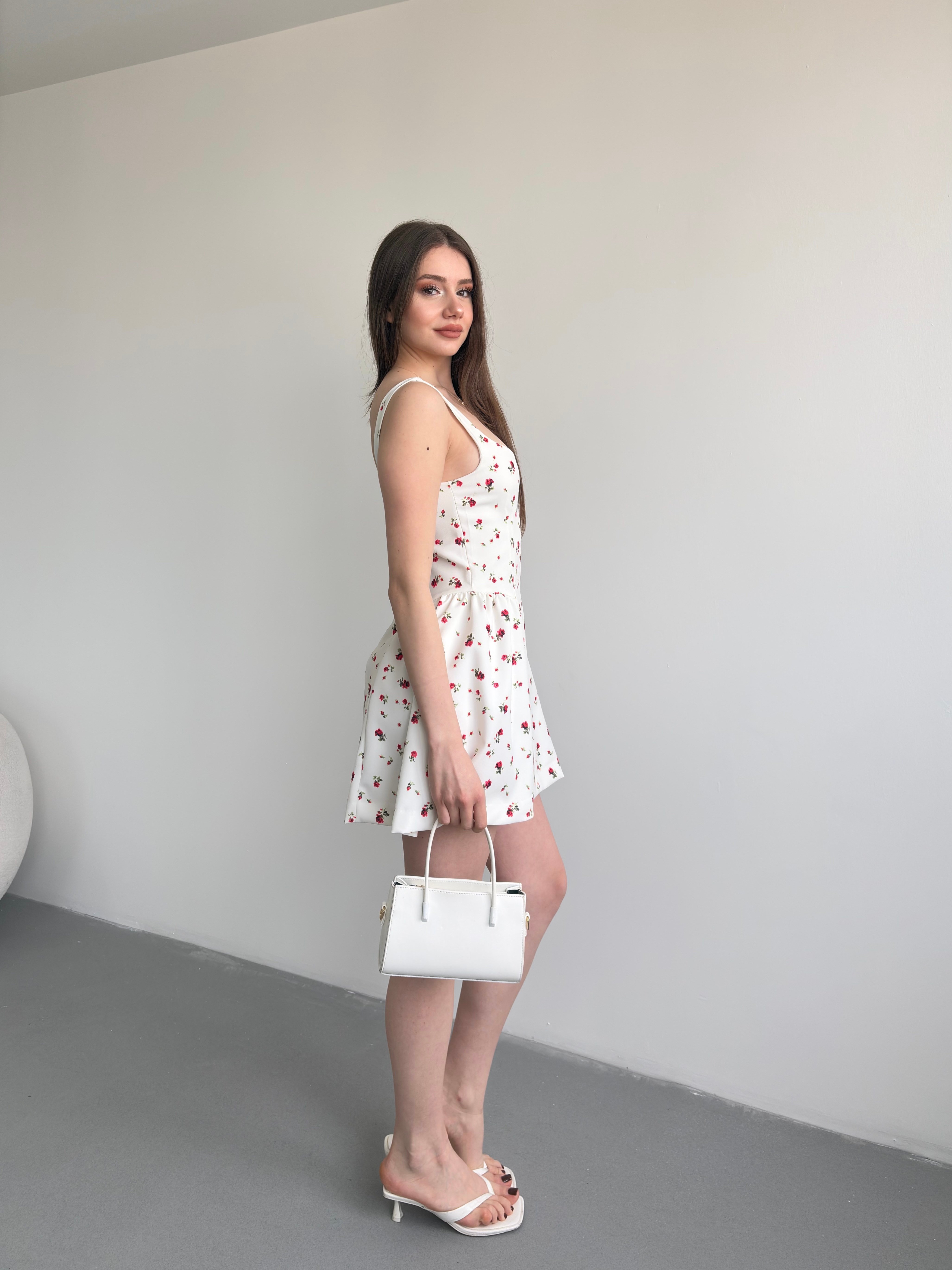 Çicekli Askılı Mini Elbise