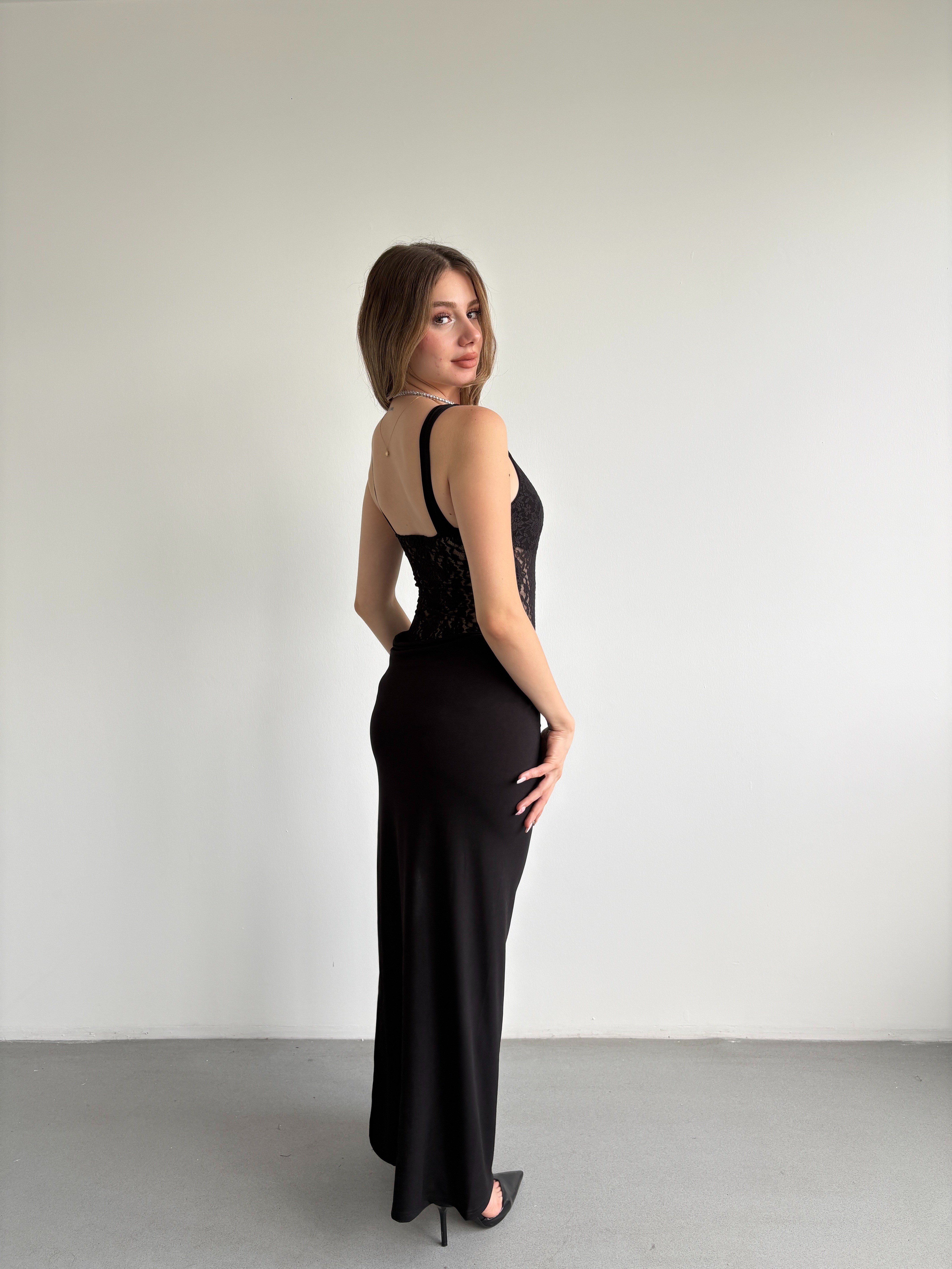 Dantel Bodysuit Detay Elbise