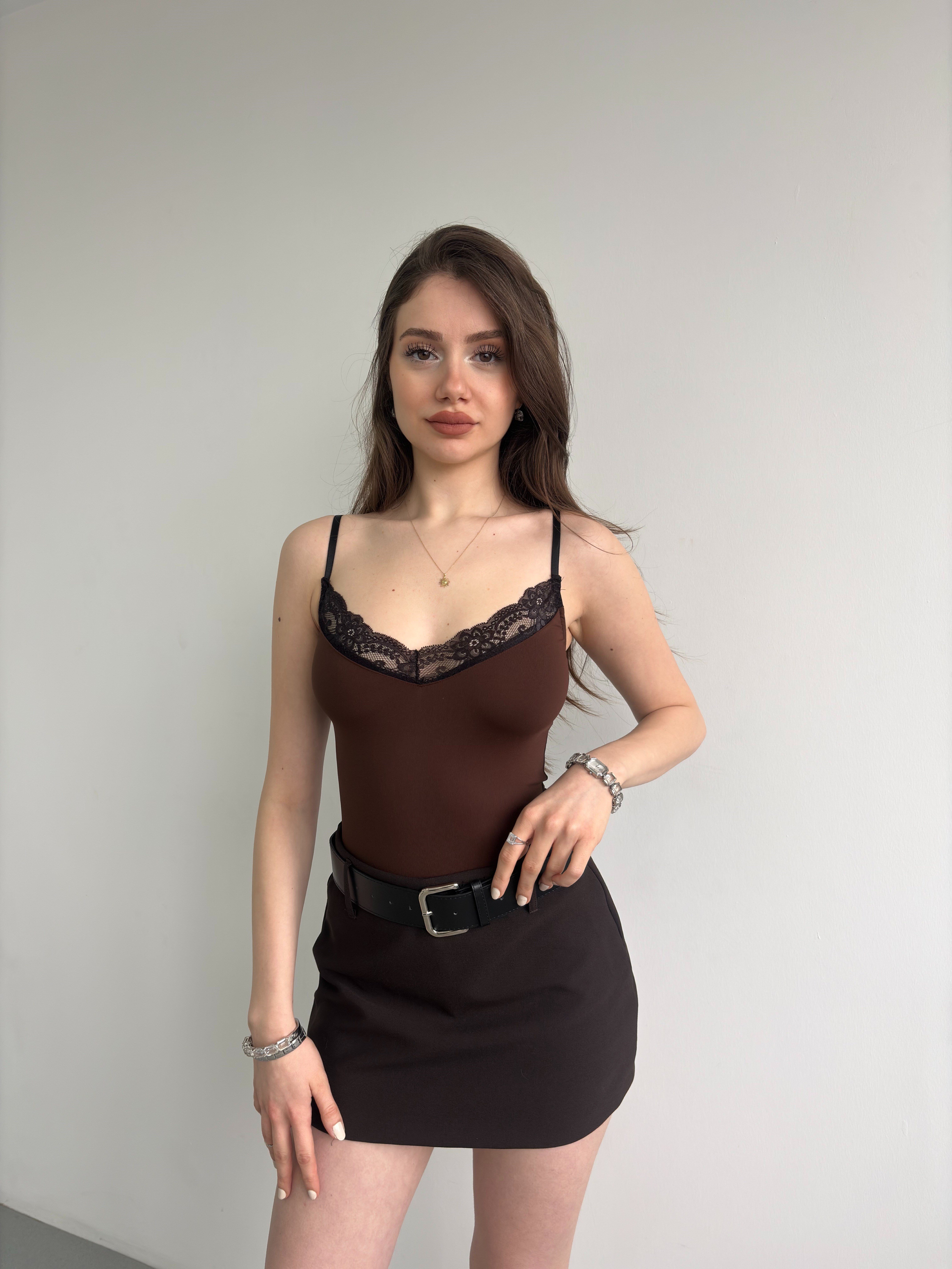Dantel Detay Askılı Bodysuit