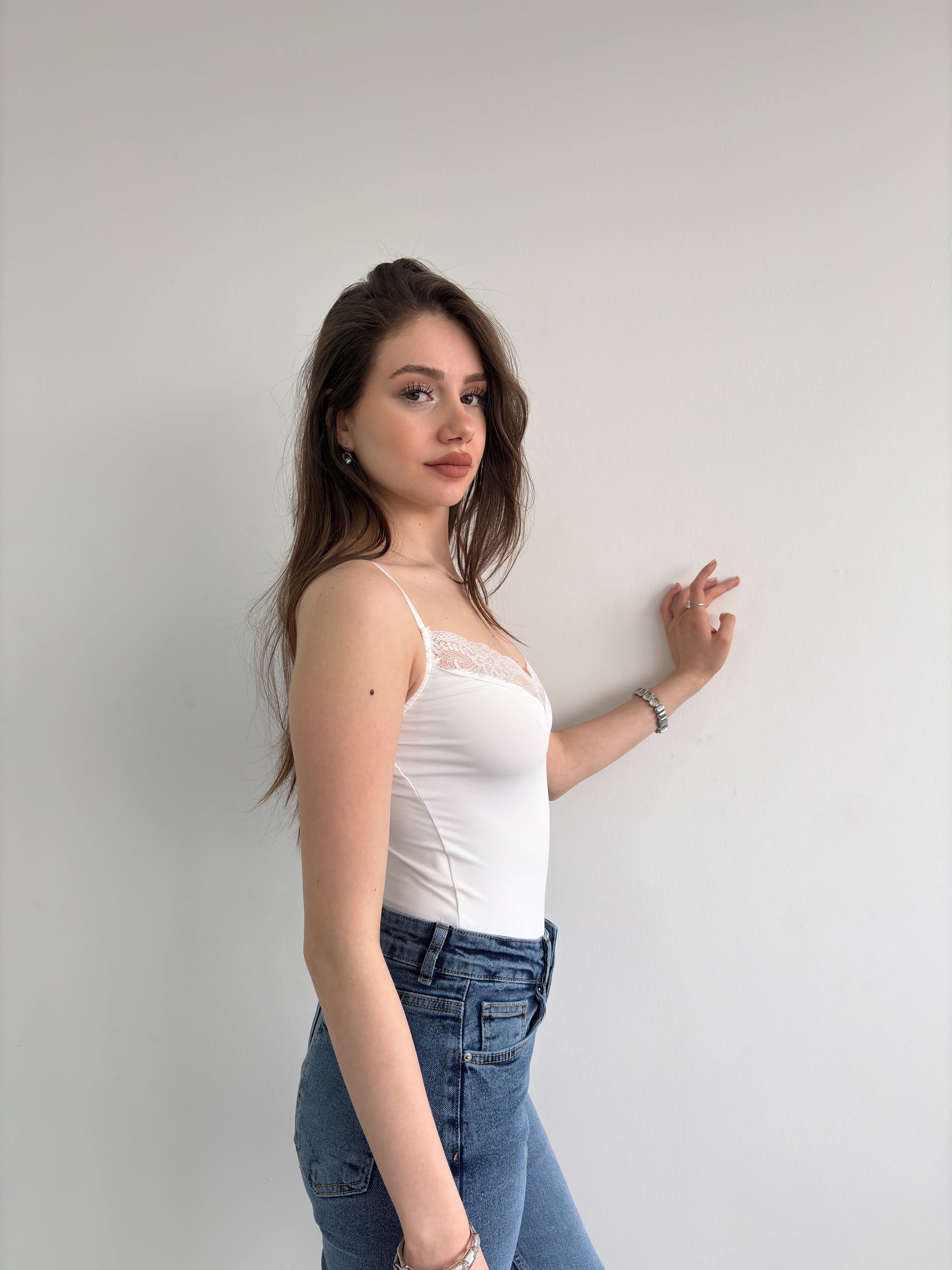 Dantel Detay Askılı Bodysuit