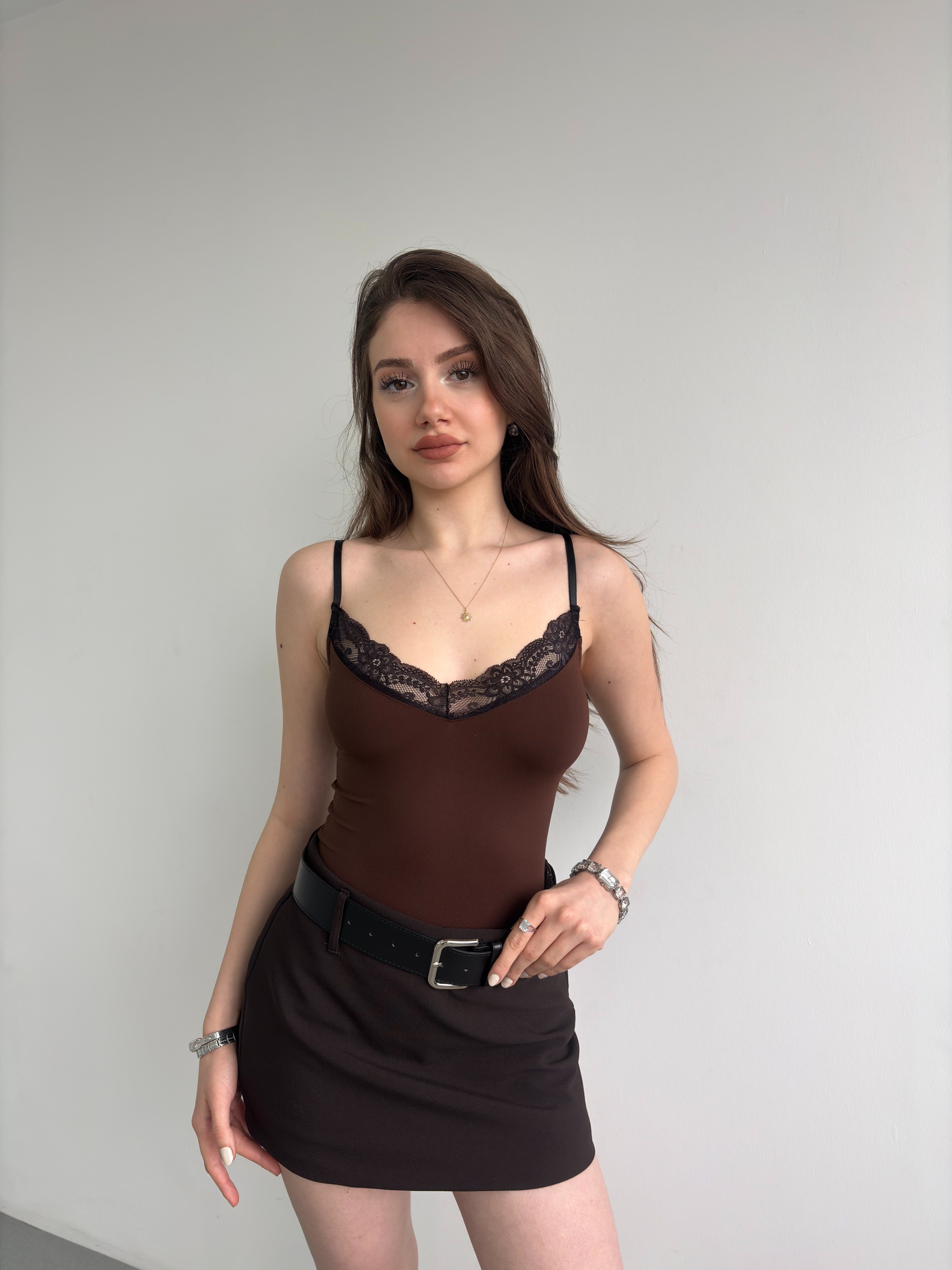 Dantel Detay Askılı Bodysuit
