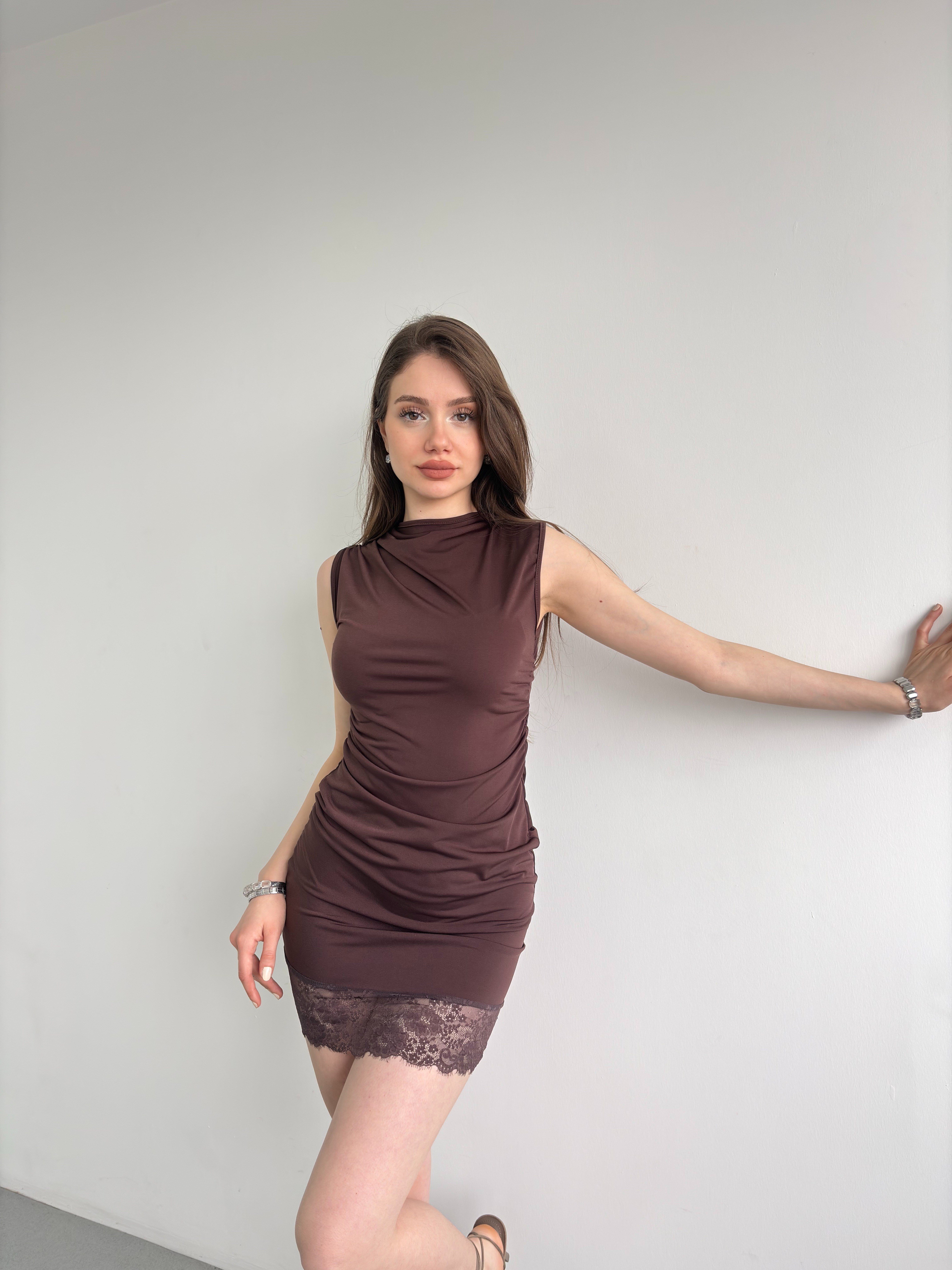 Dantel Detaylı Mini Elbise