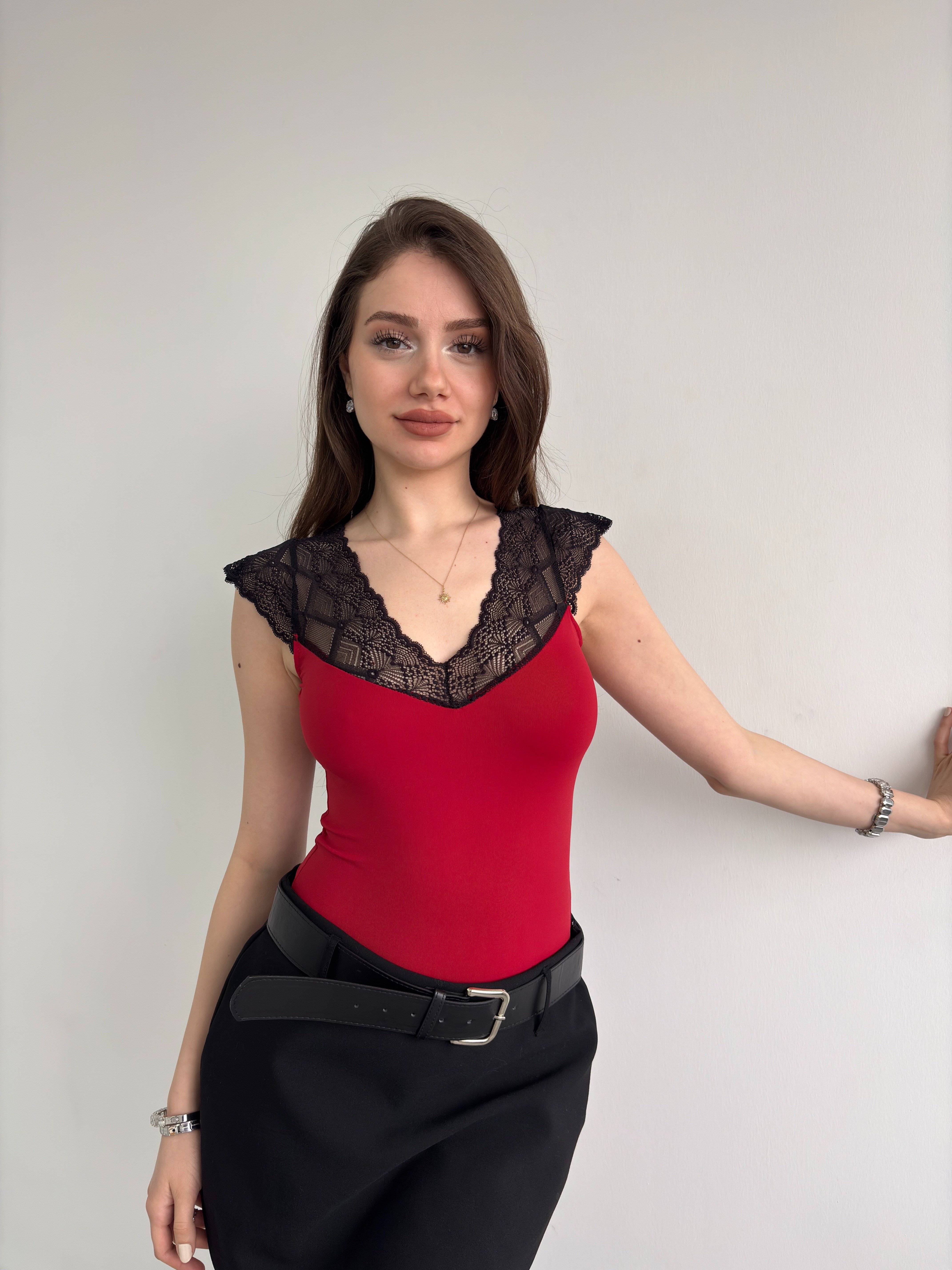 Dantel Yaka Bodysuit