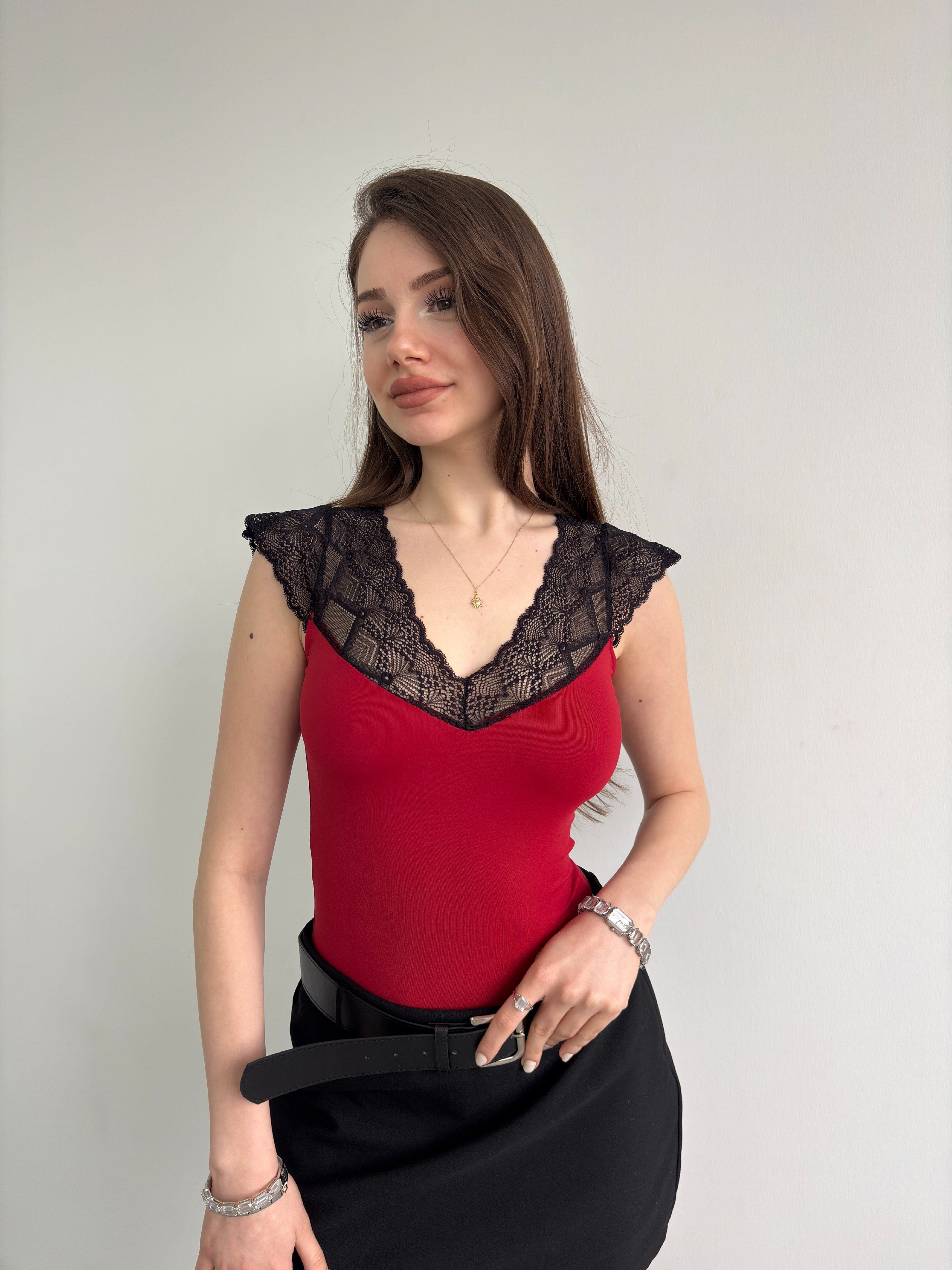 Dantel Yaka Bodysuit