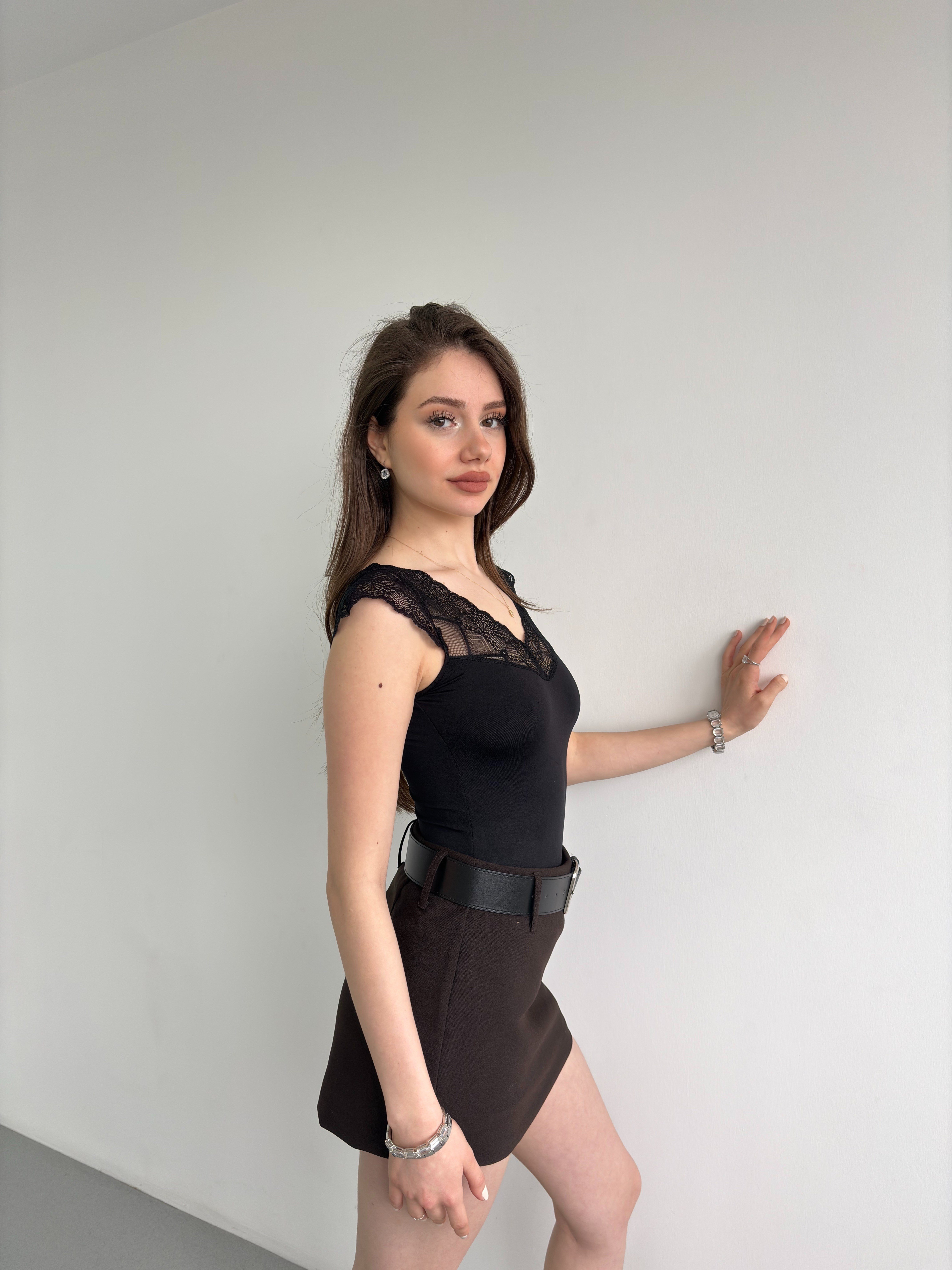 Dantel Yaka Bodysuit