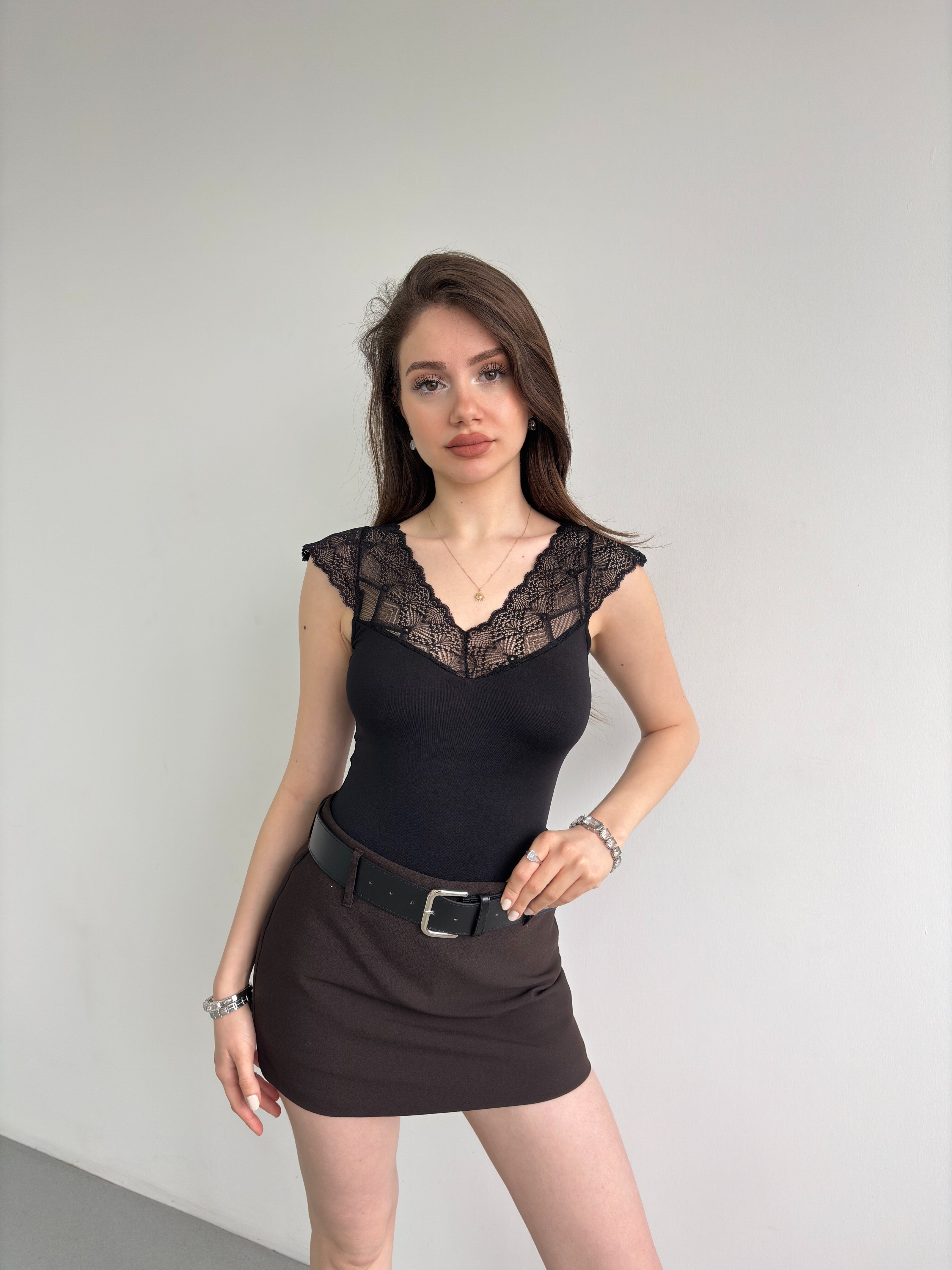 Dantel Yaka Bodysuit