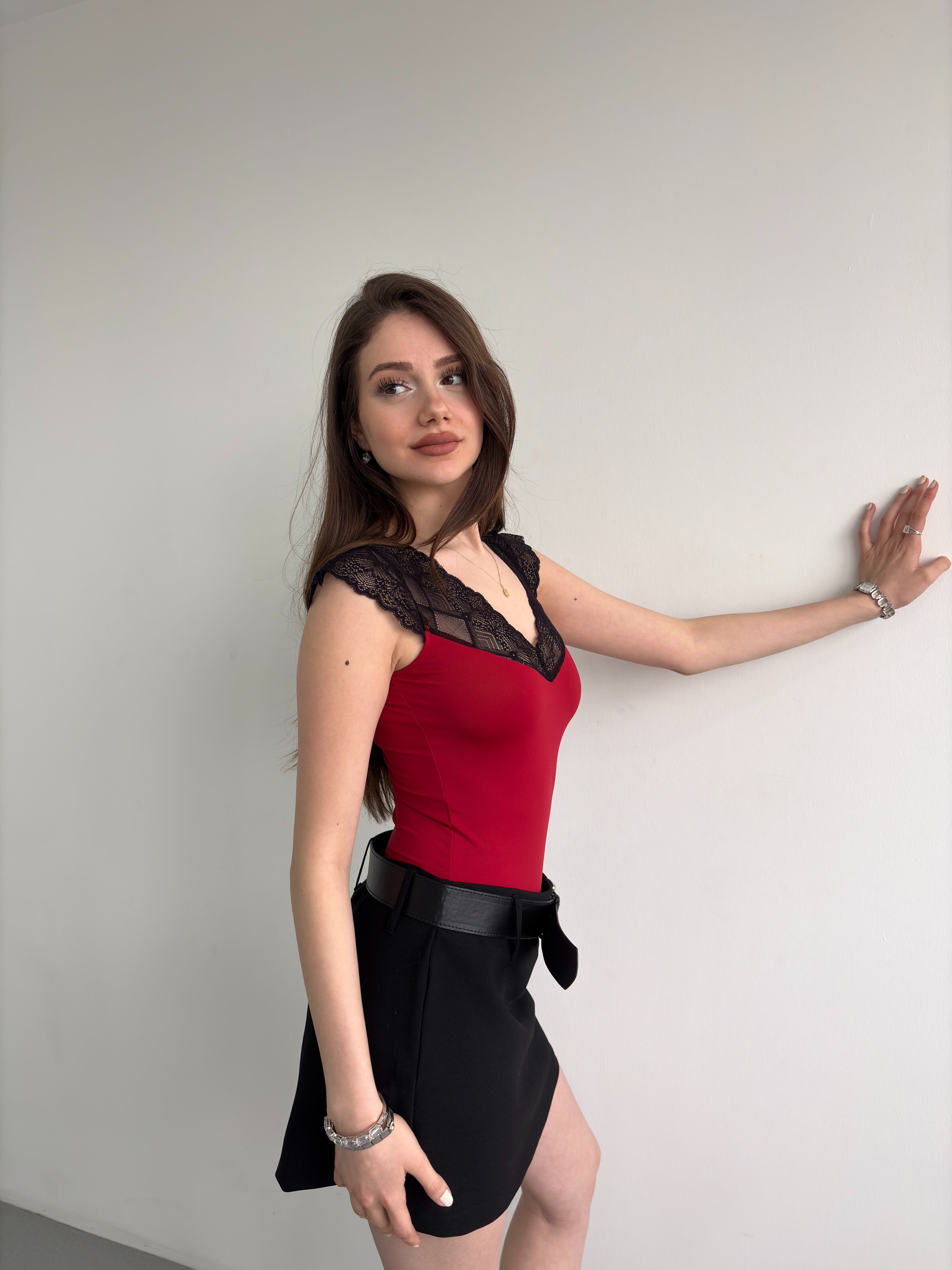 Dantel Yaka Bodysuit