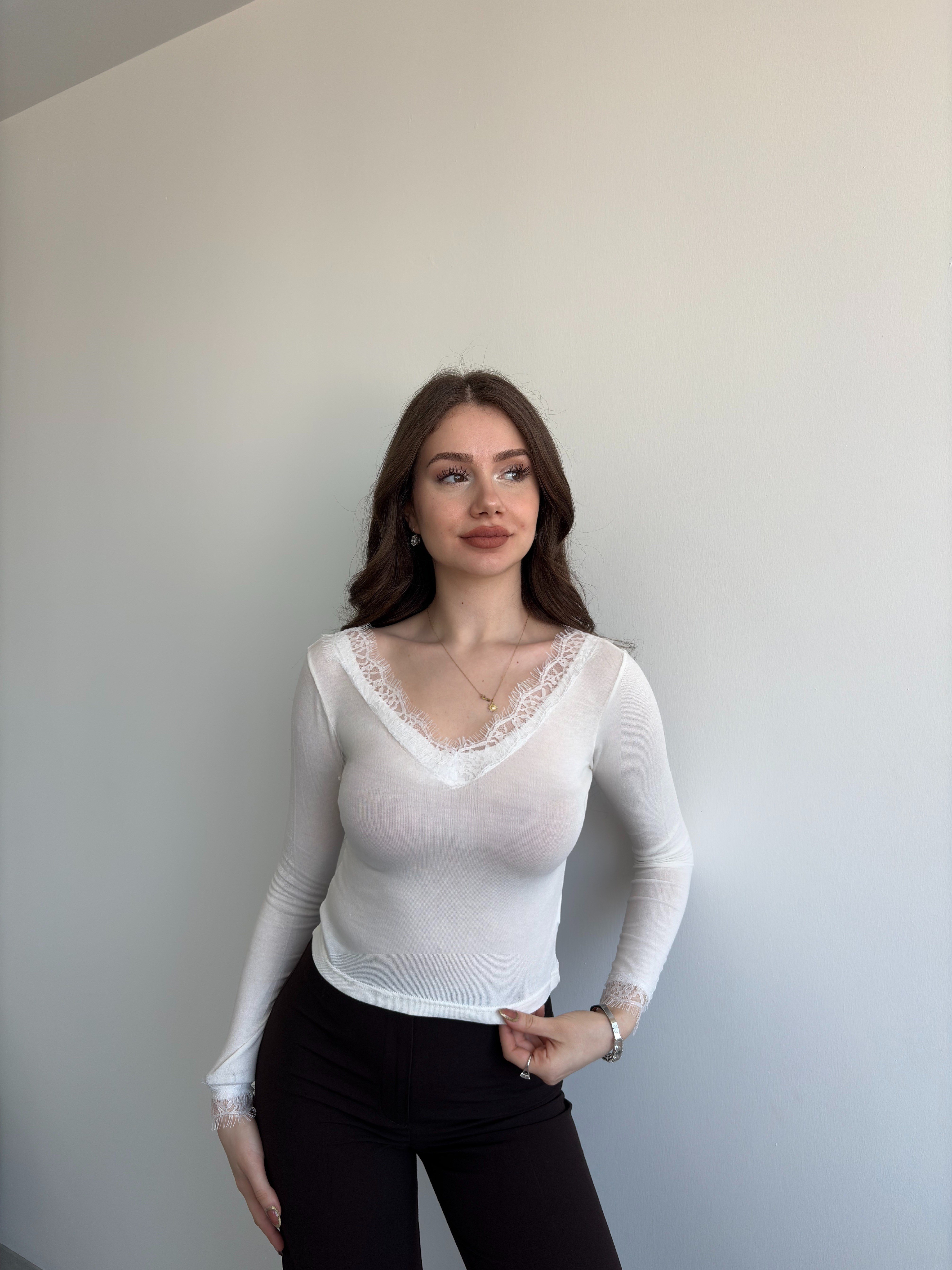 Dantel Yaka Kısa Crop
