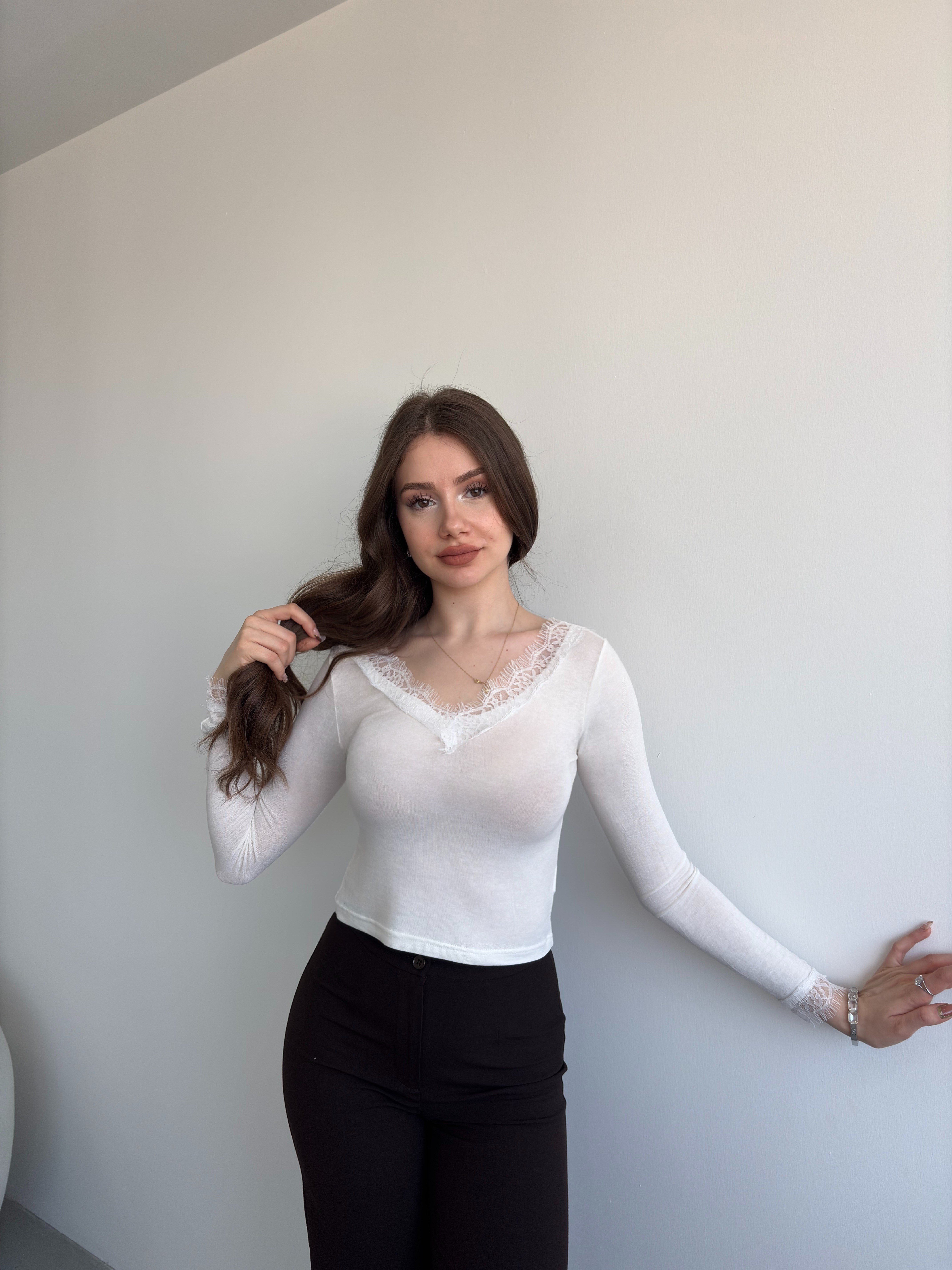 Dantel Yaka Kısa Crop