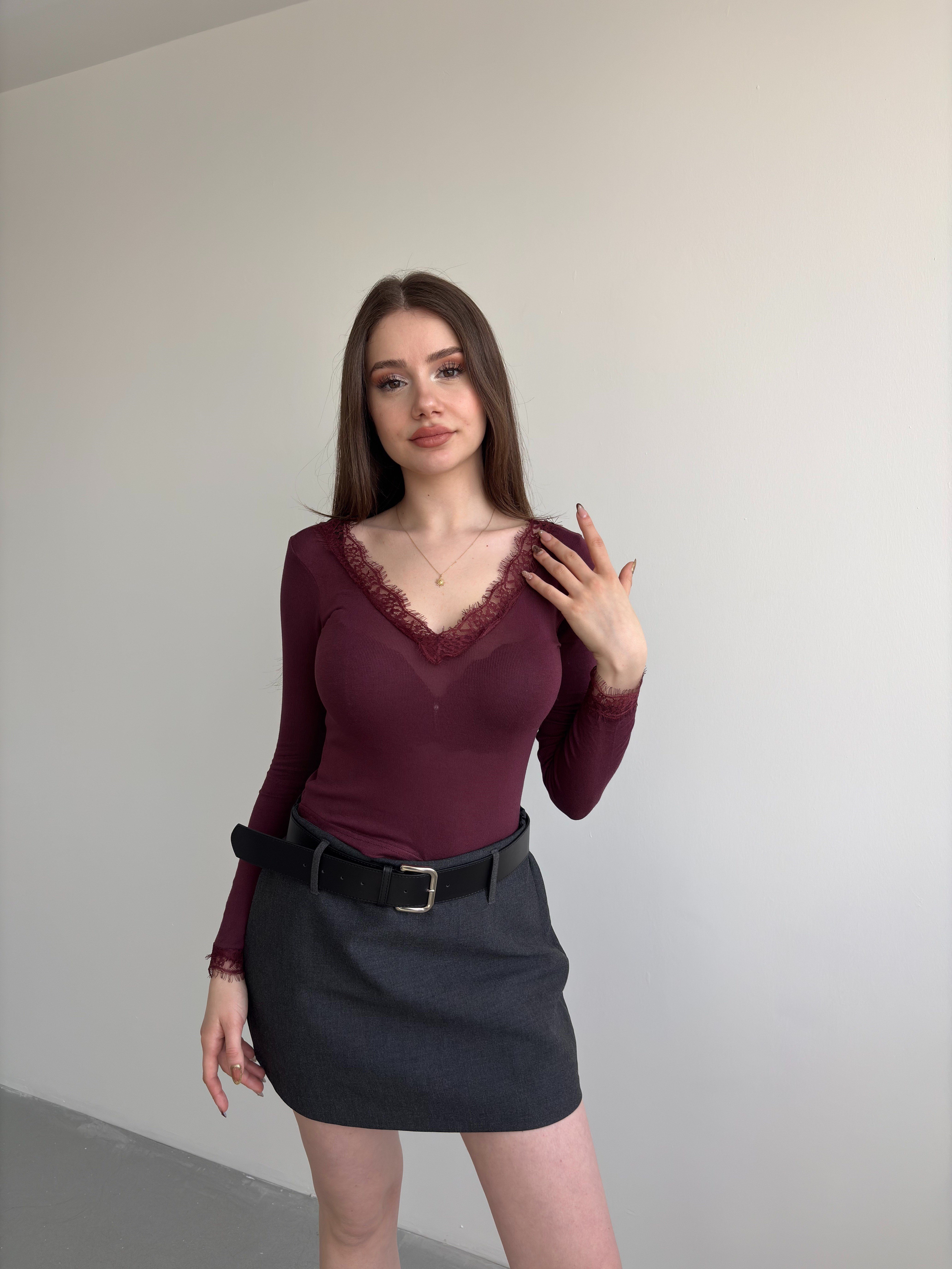 Dantel Yaka Kısa Crop