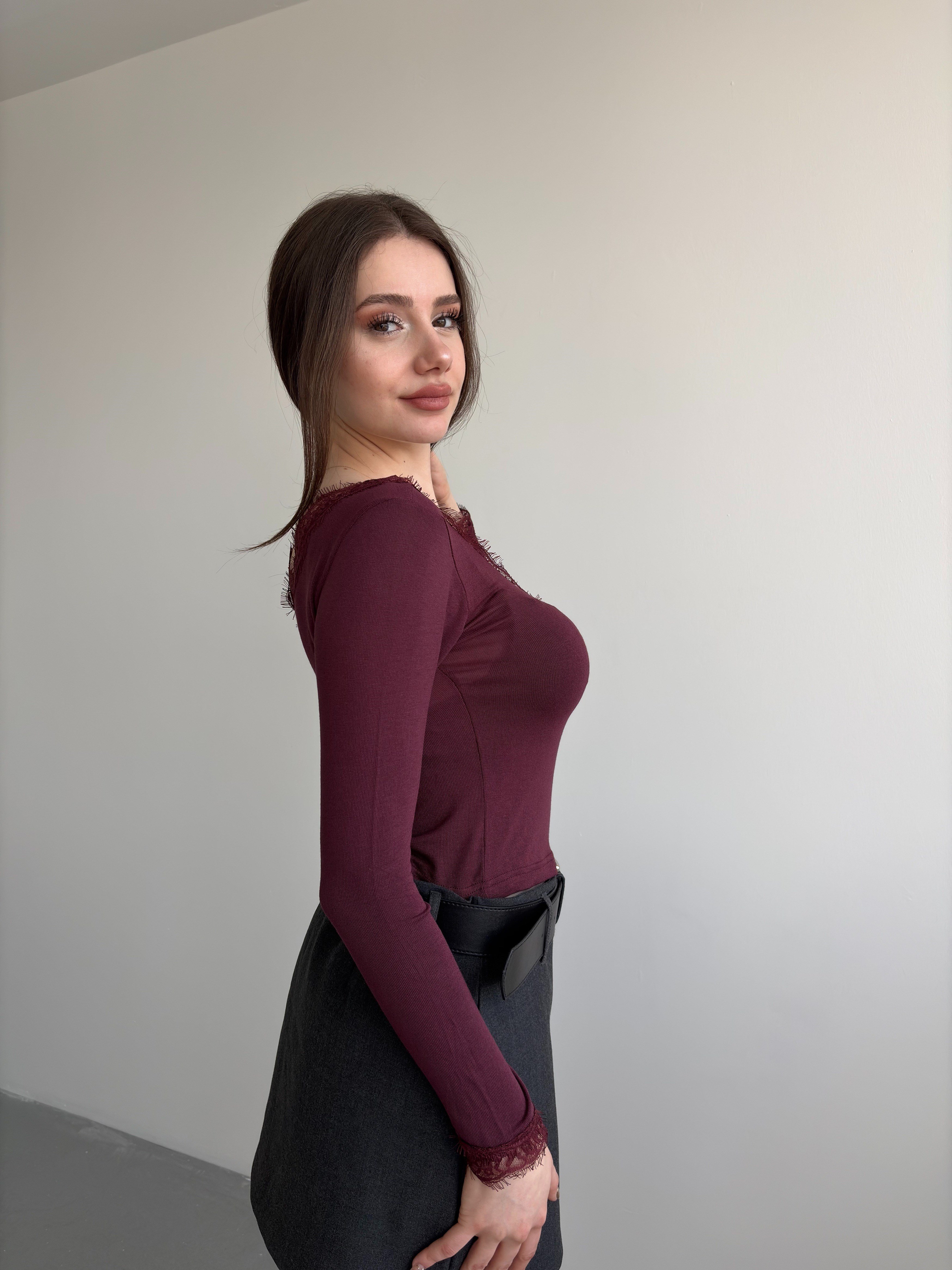 Dantel Yaka Kısa Crop