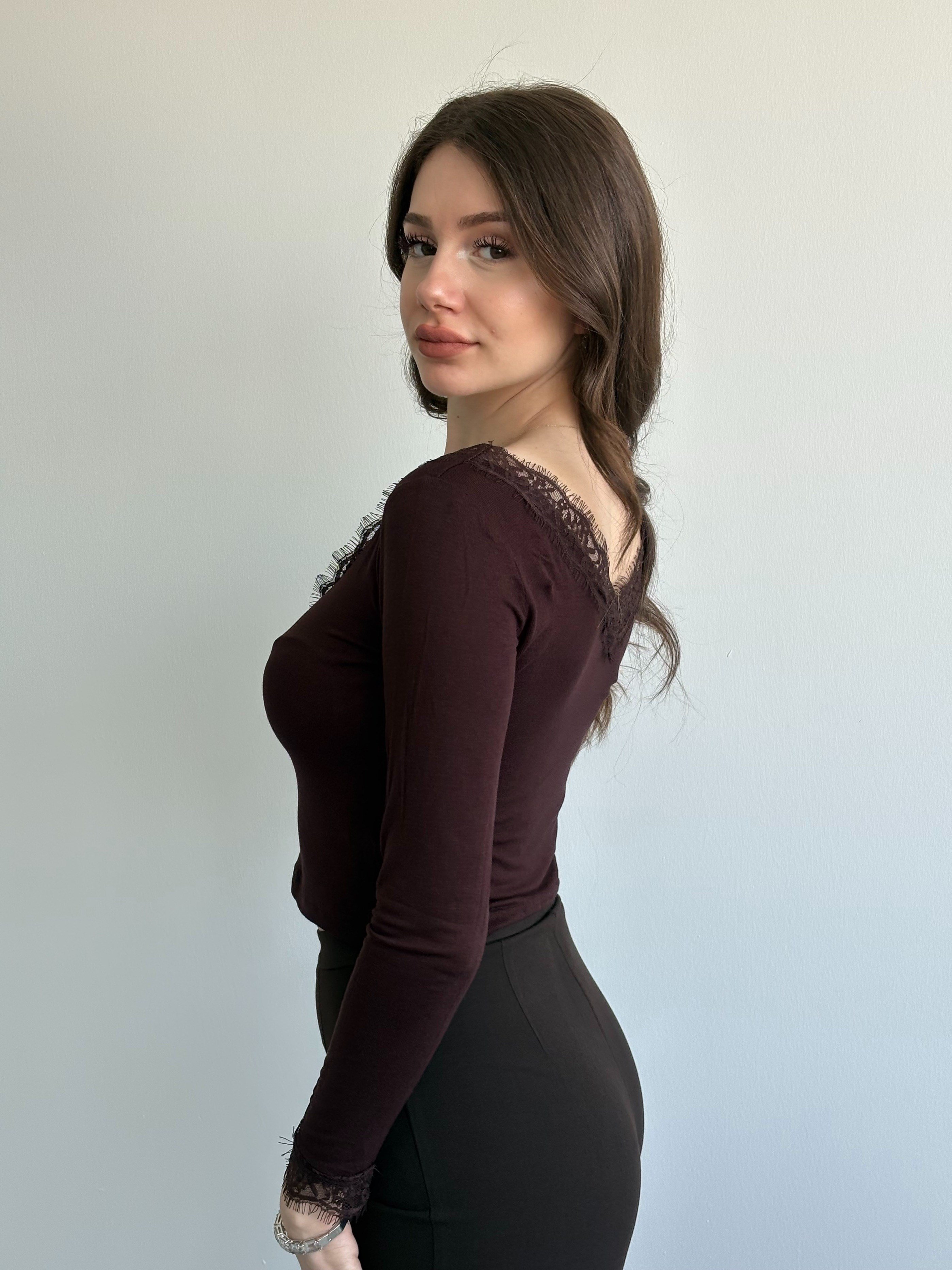 Dantel Yaka Kısa Crop