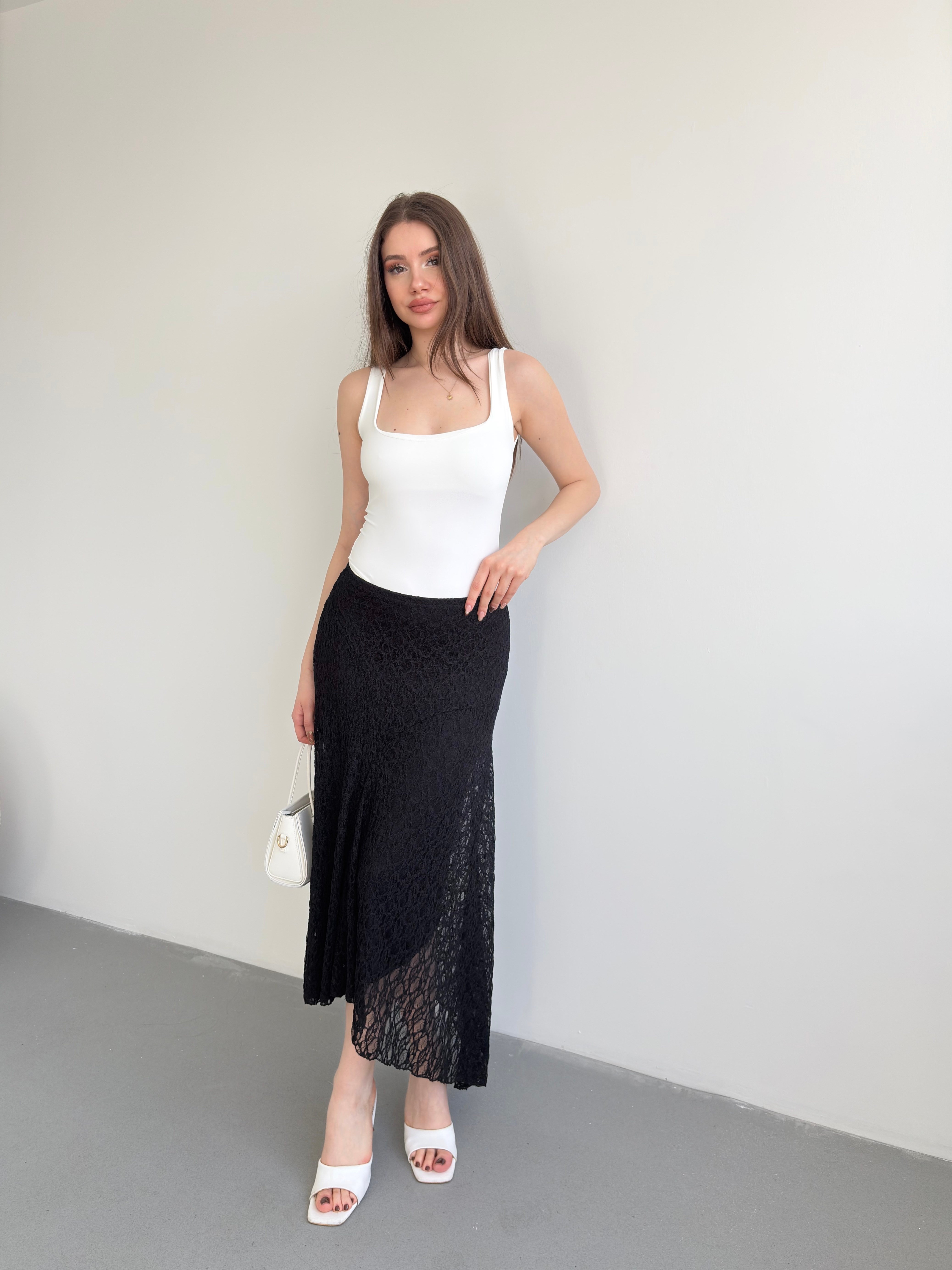 Dantelli Asimetrik Etek