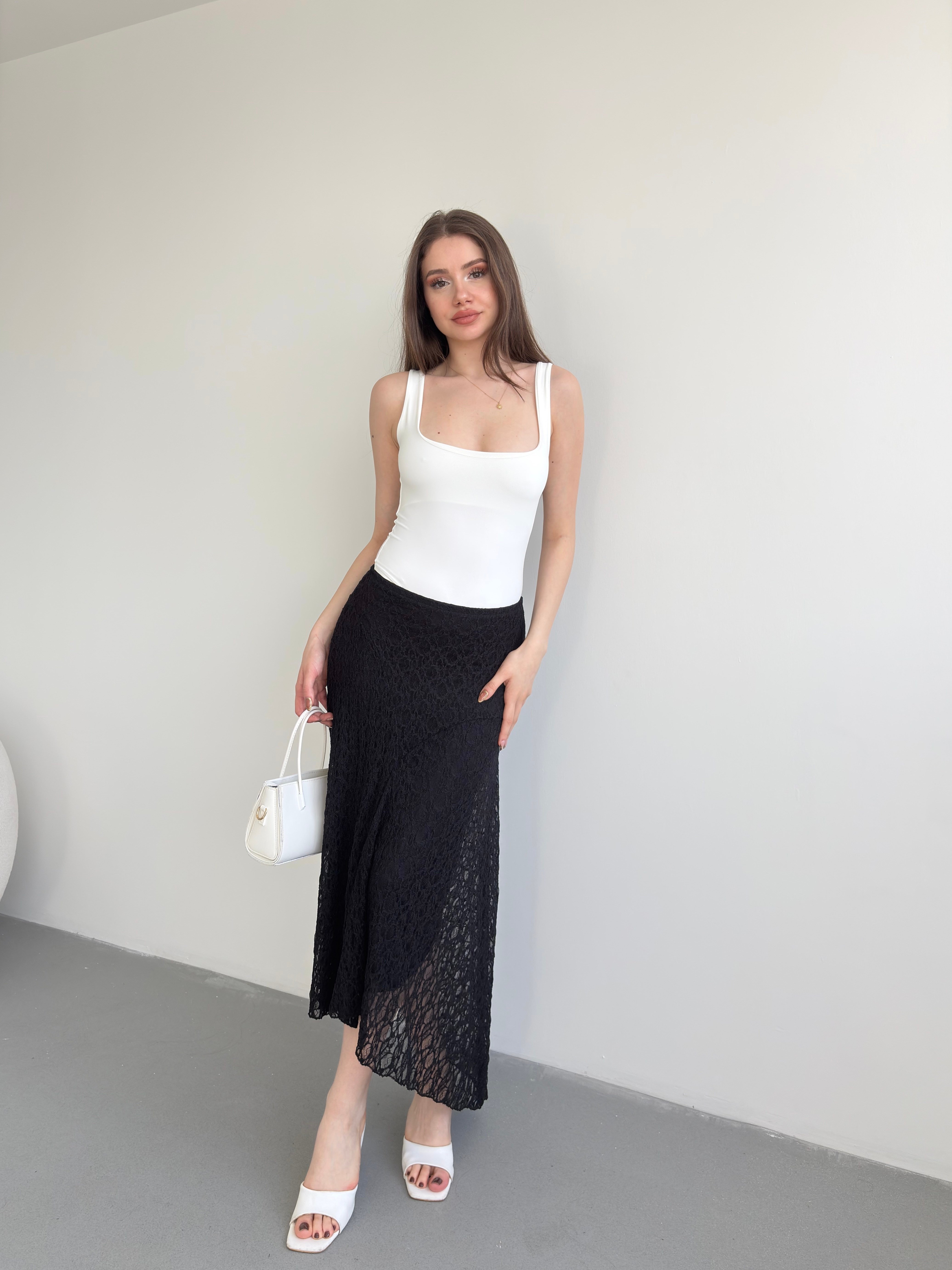 Dantelli Asimetrik Etek