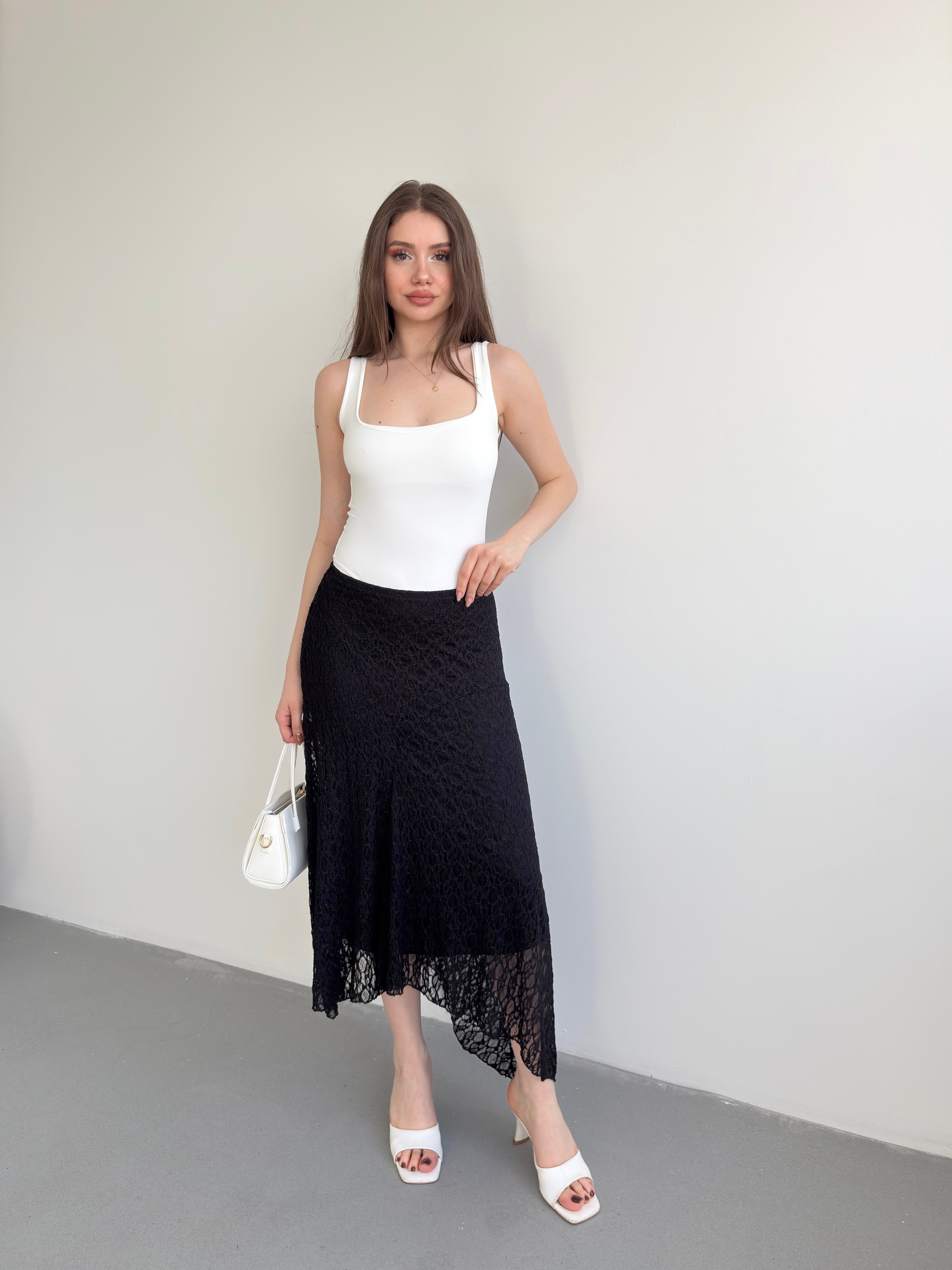 Dantelli Asimetrik Etek