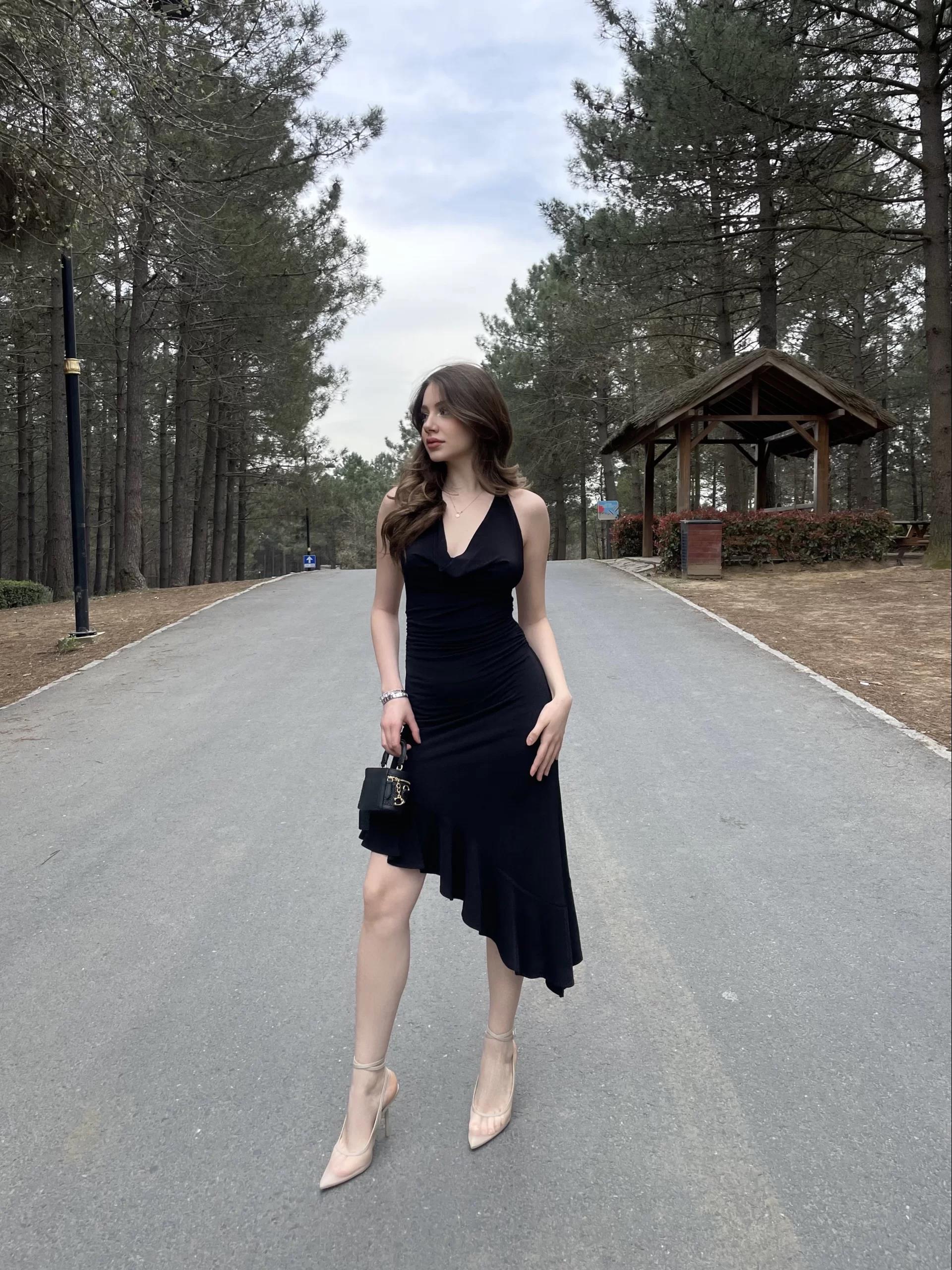 Degaje Yaka Fırfır Elbise