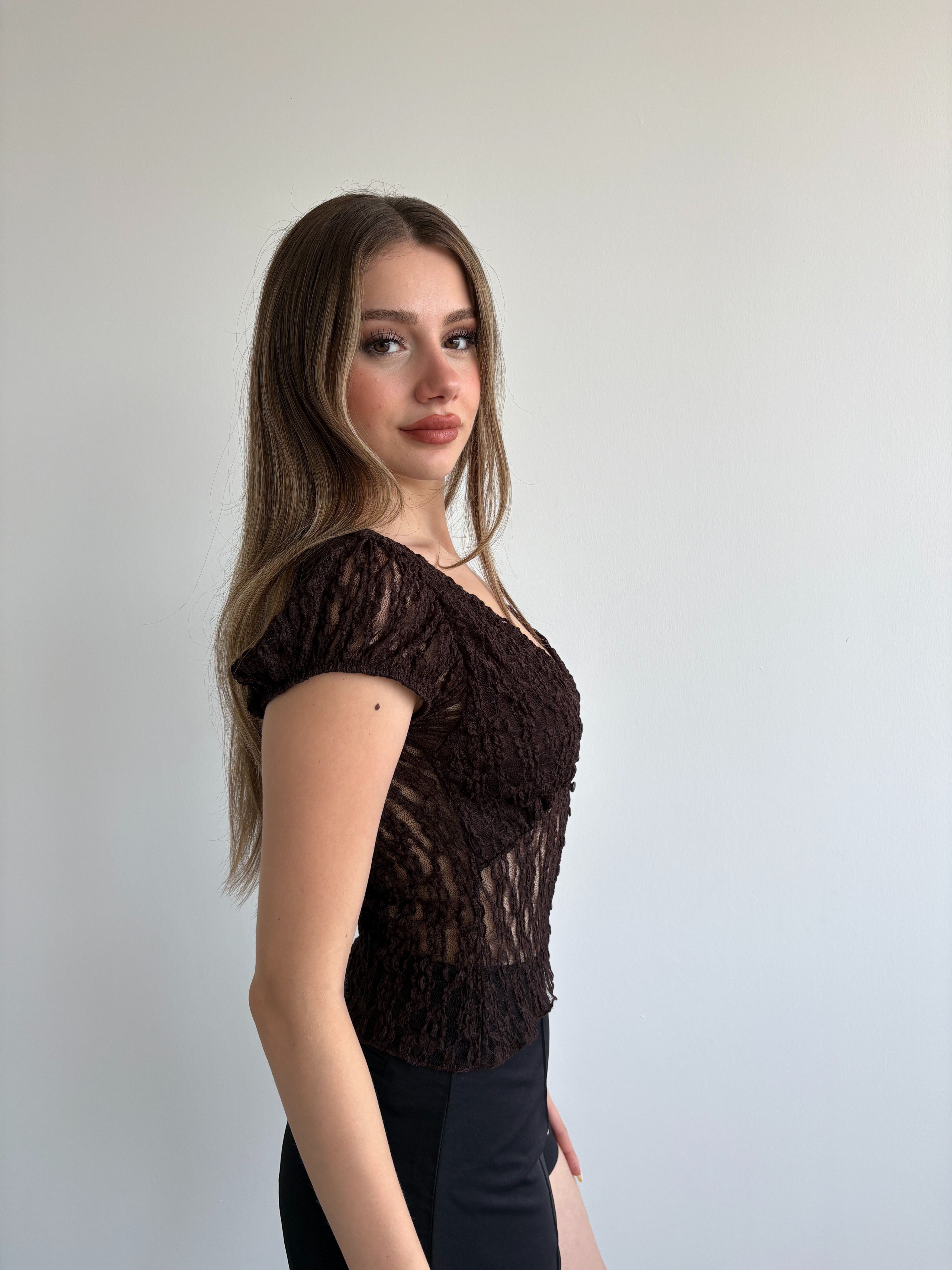 Düğmeli Dantel Crop