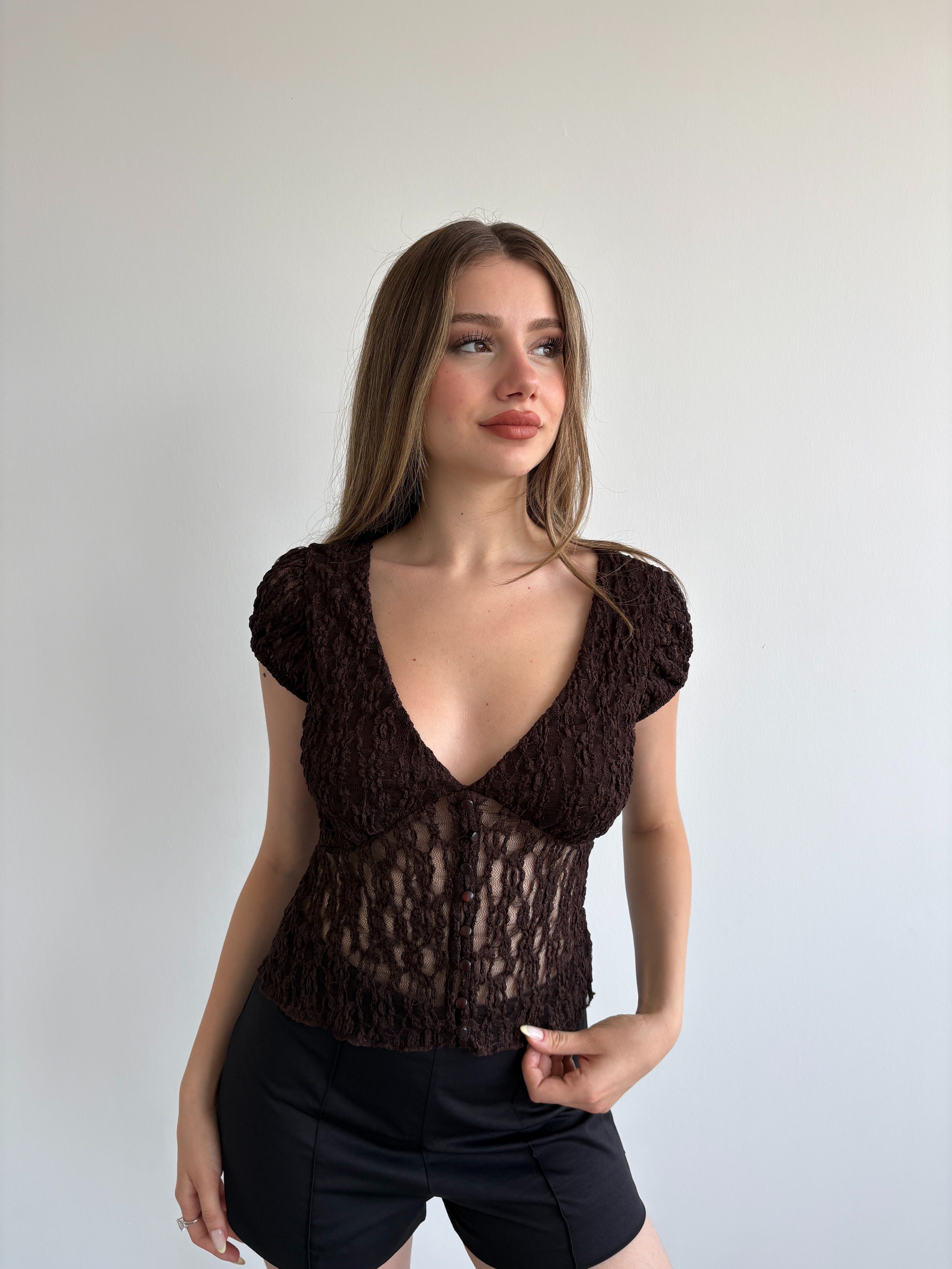 Düğmeli Dantel Crop
