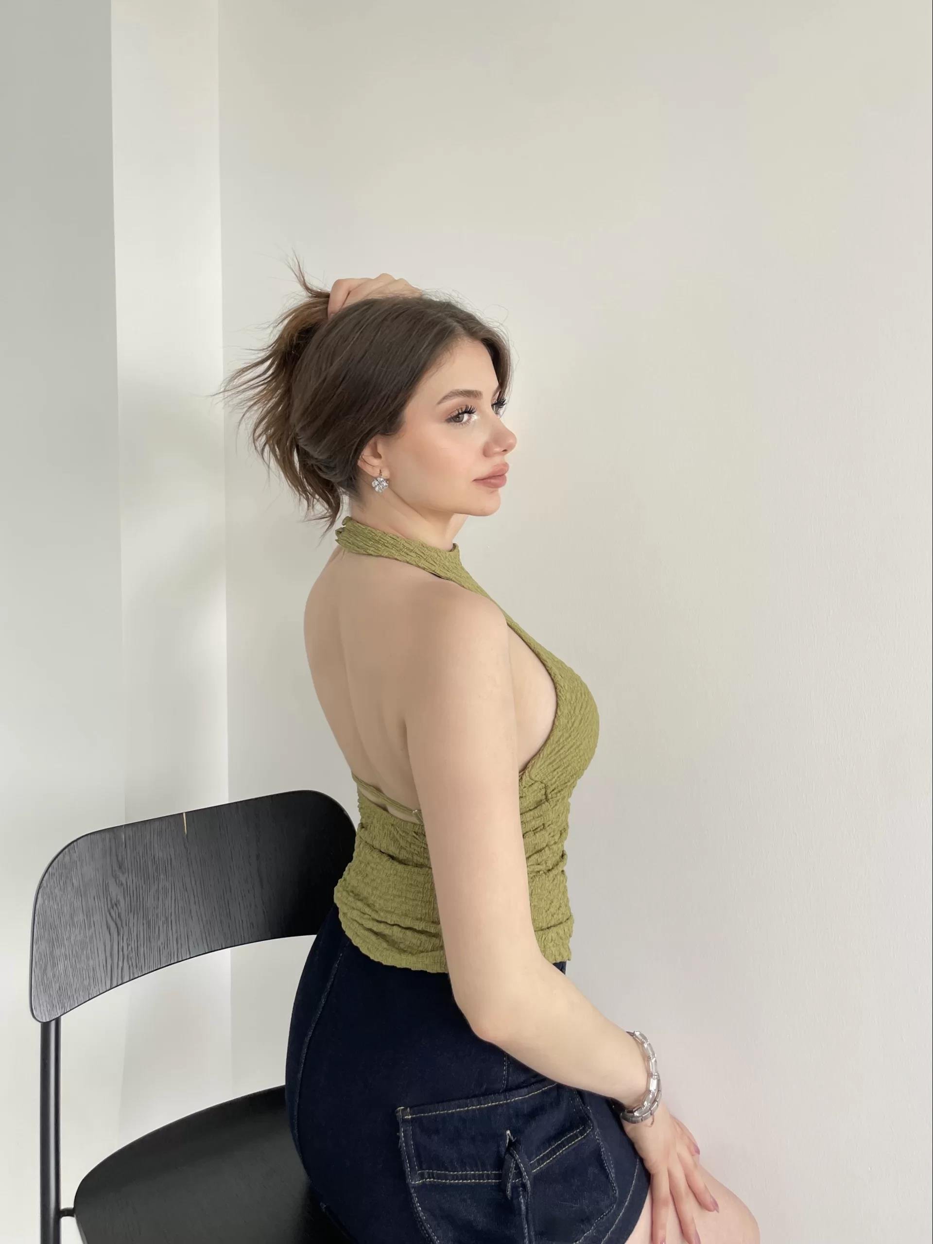 Gofre Halter Sırt Dekolteli Bluz