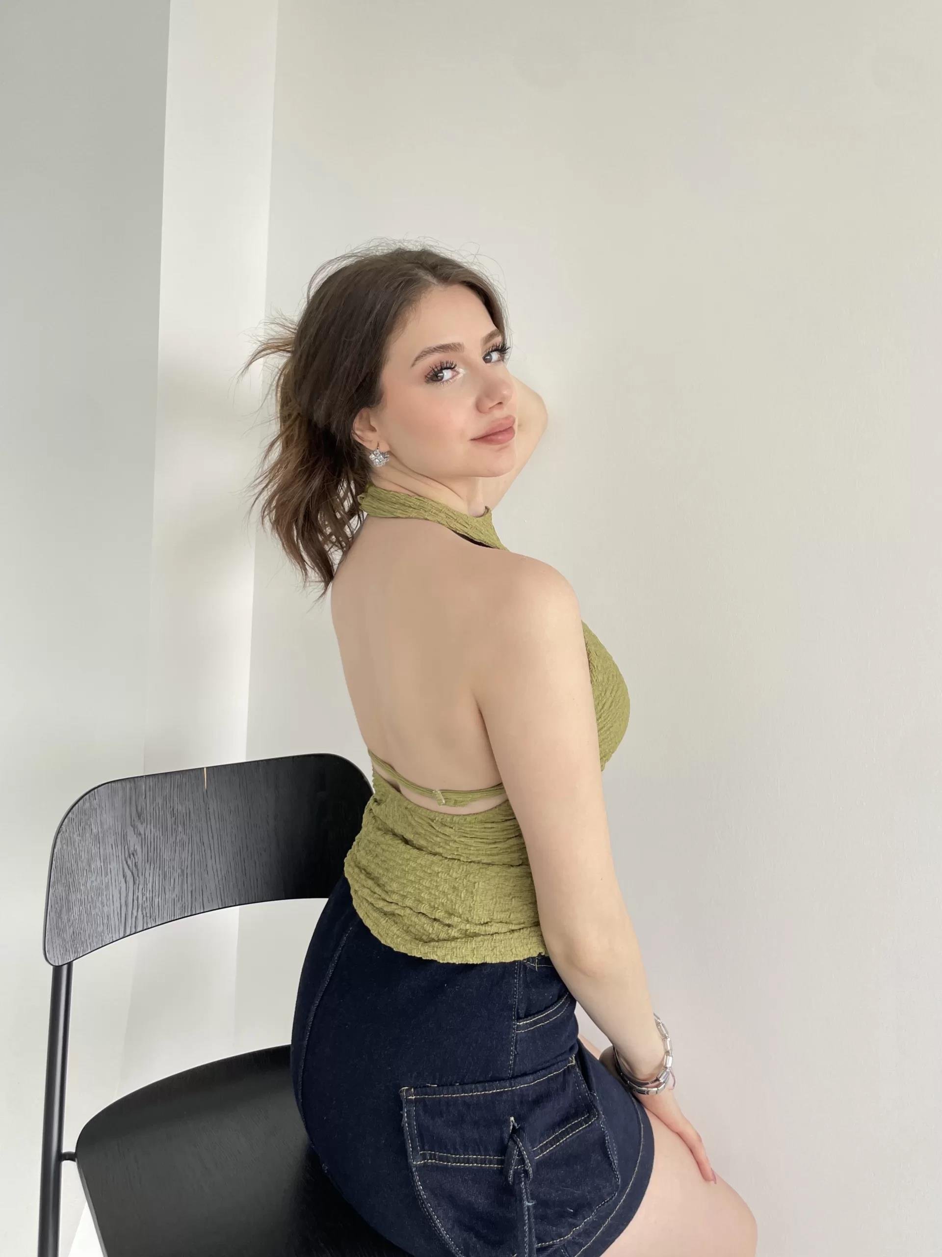 Gofre Halter Sırt Dekolteli Bluz