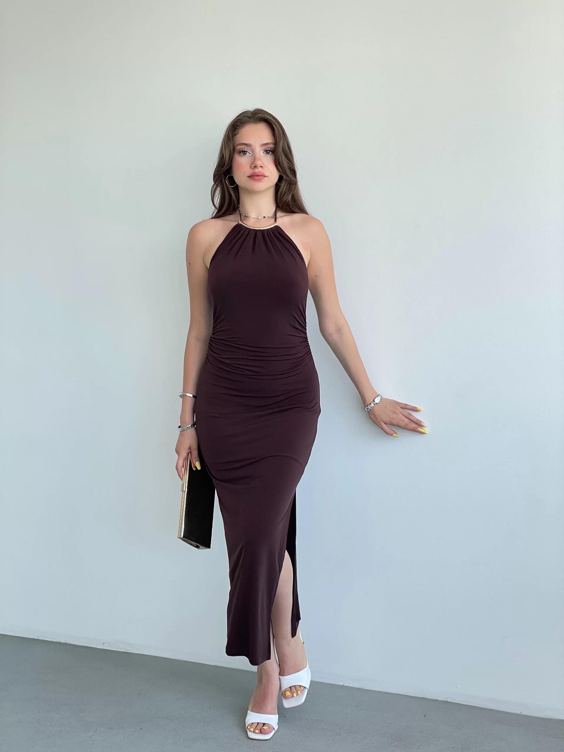Halter Boyun Aksesuarlı Sandy Elbise