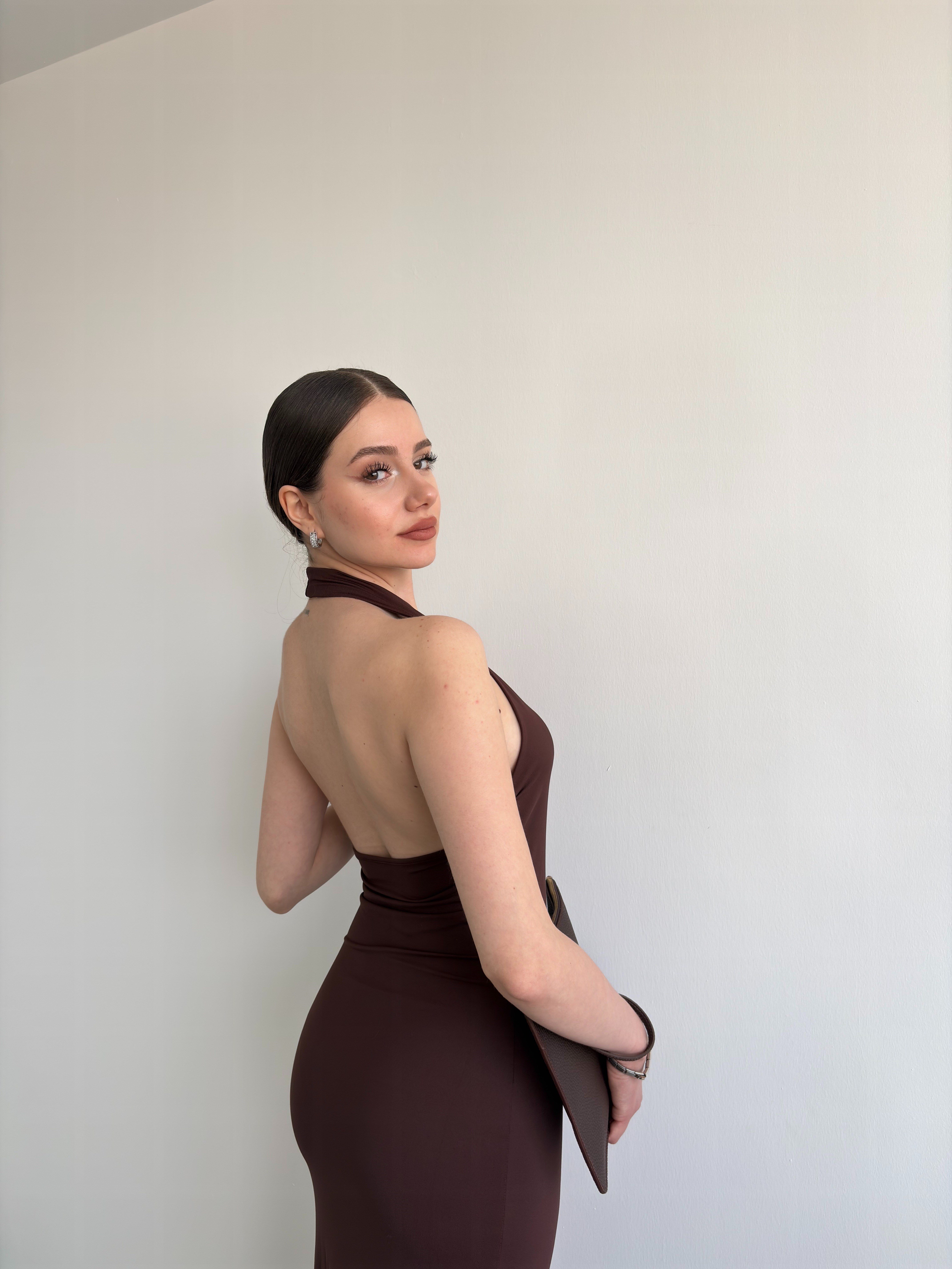Halter Yaka Yırtmaçlı Elbise