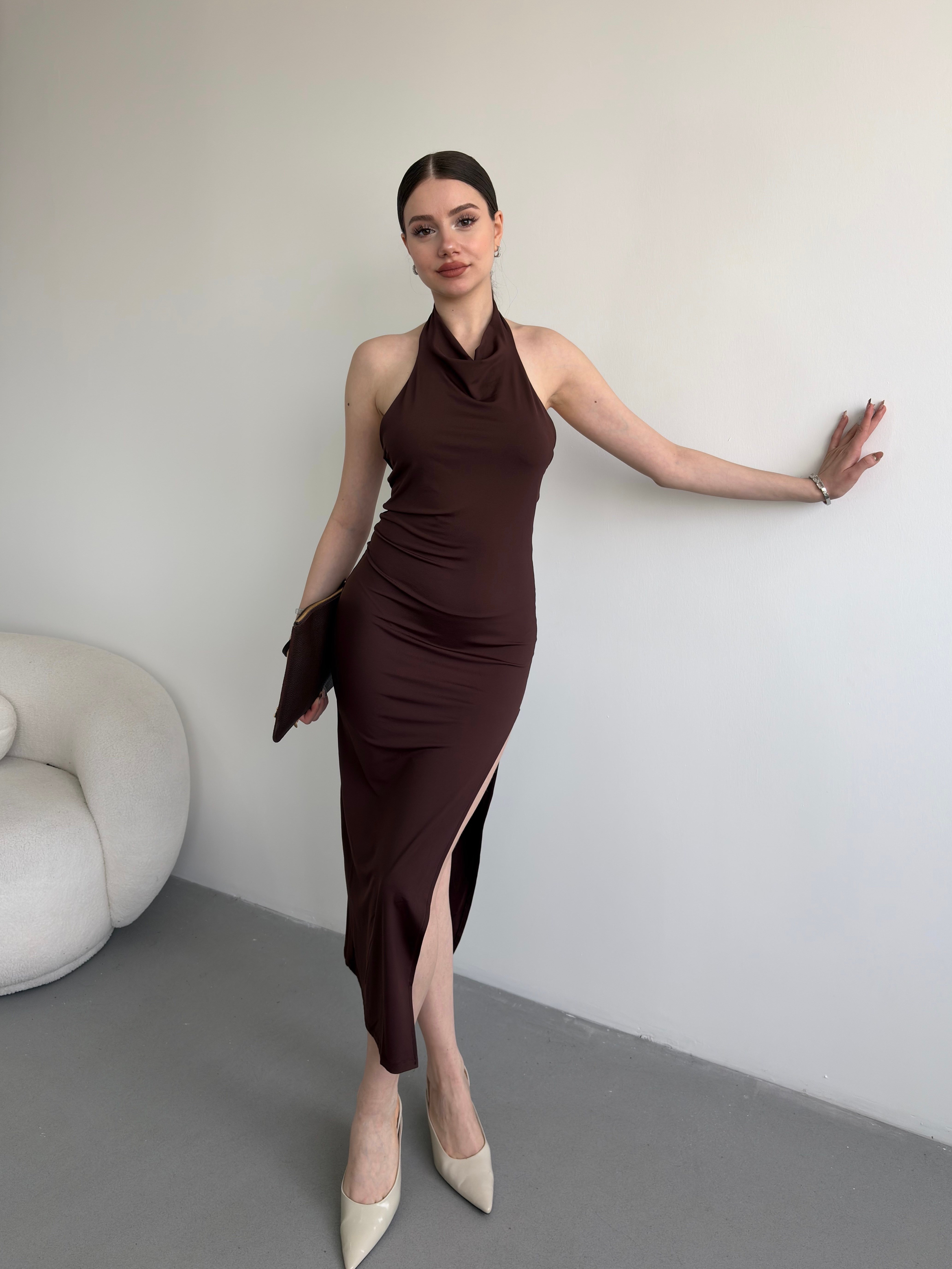 Halter Yaka Yırtmaçlı Elbise