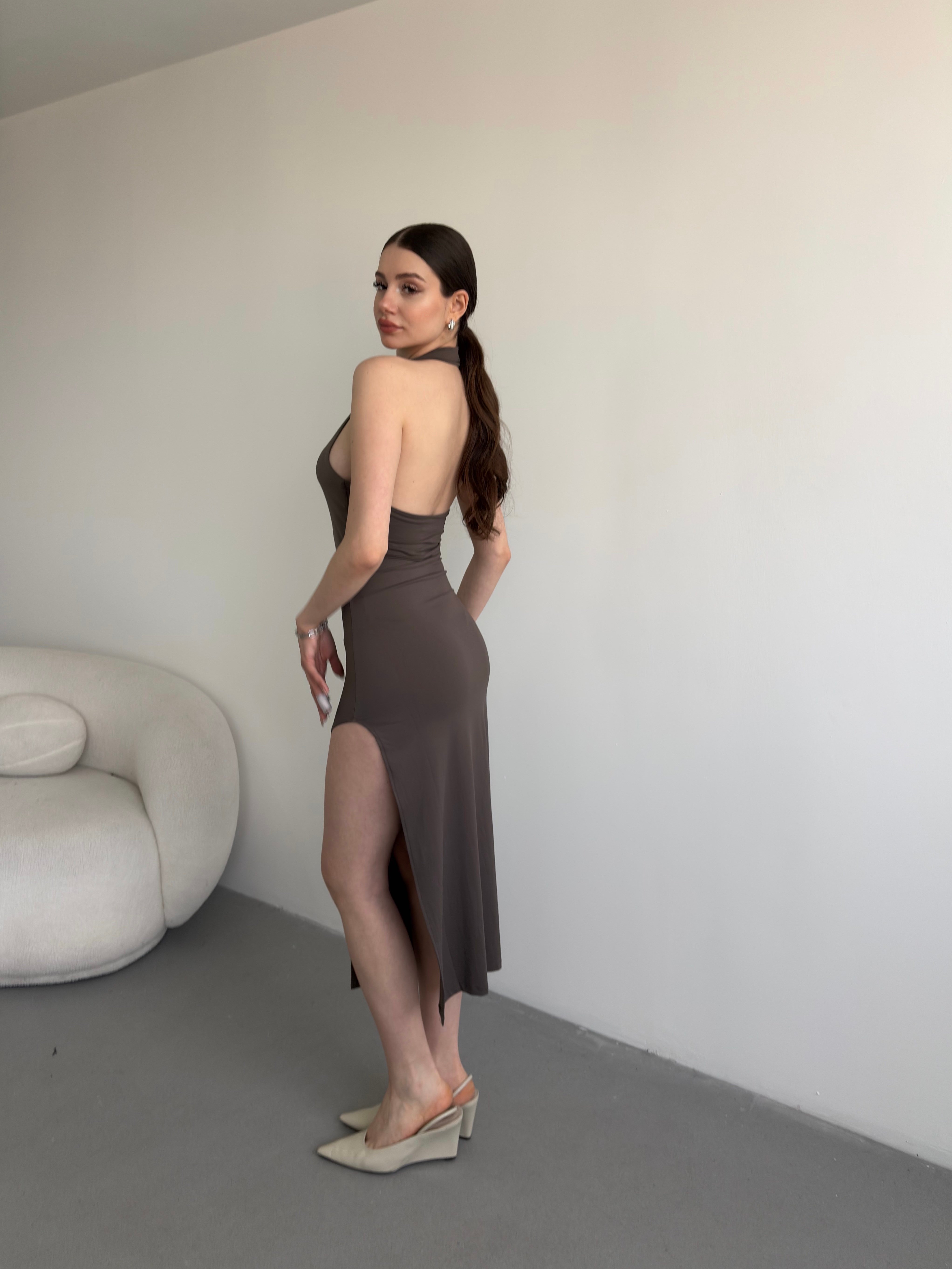 Halter Yaka Yırtmaçlı Elbise
