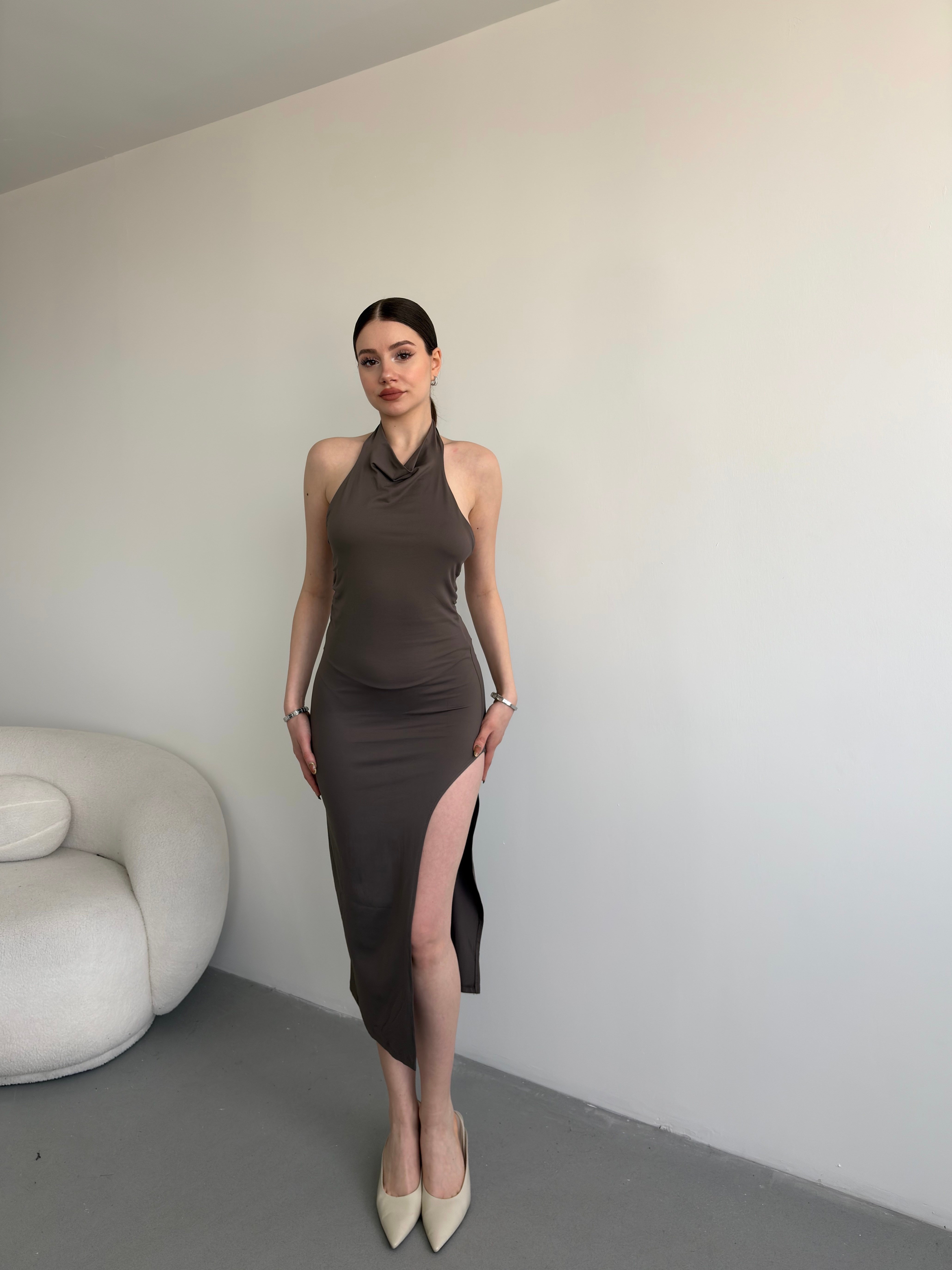 Halter Yaka Yırtmaçlı Elbise