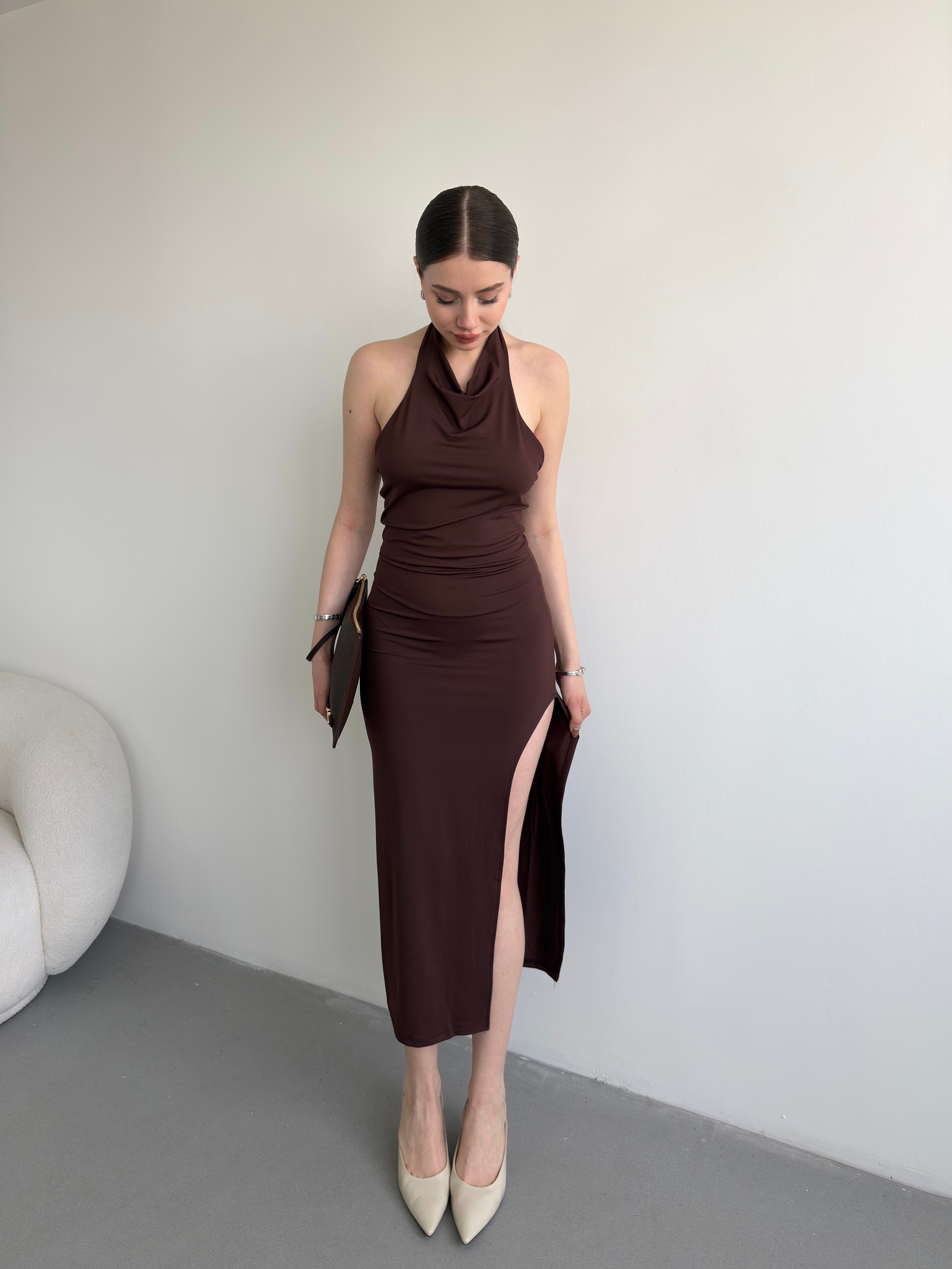 Halter Yaka Yırtmaçlı Elbise