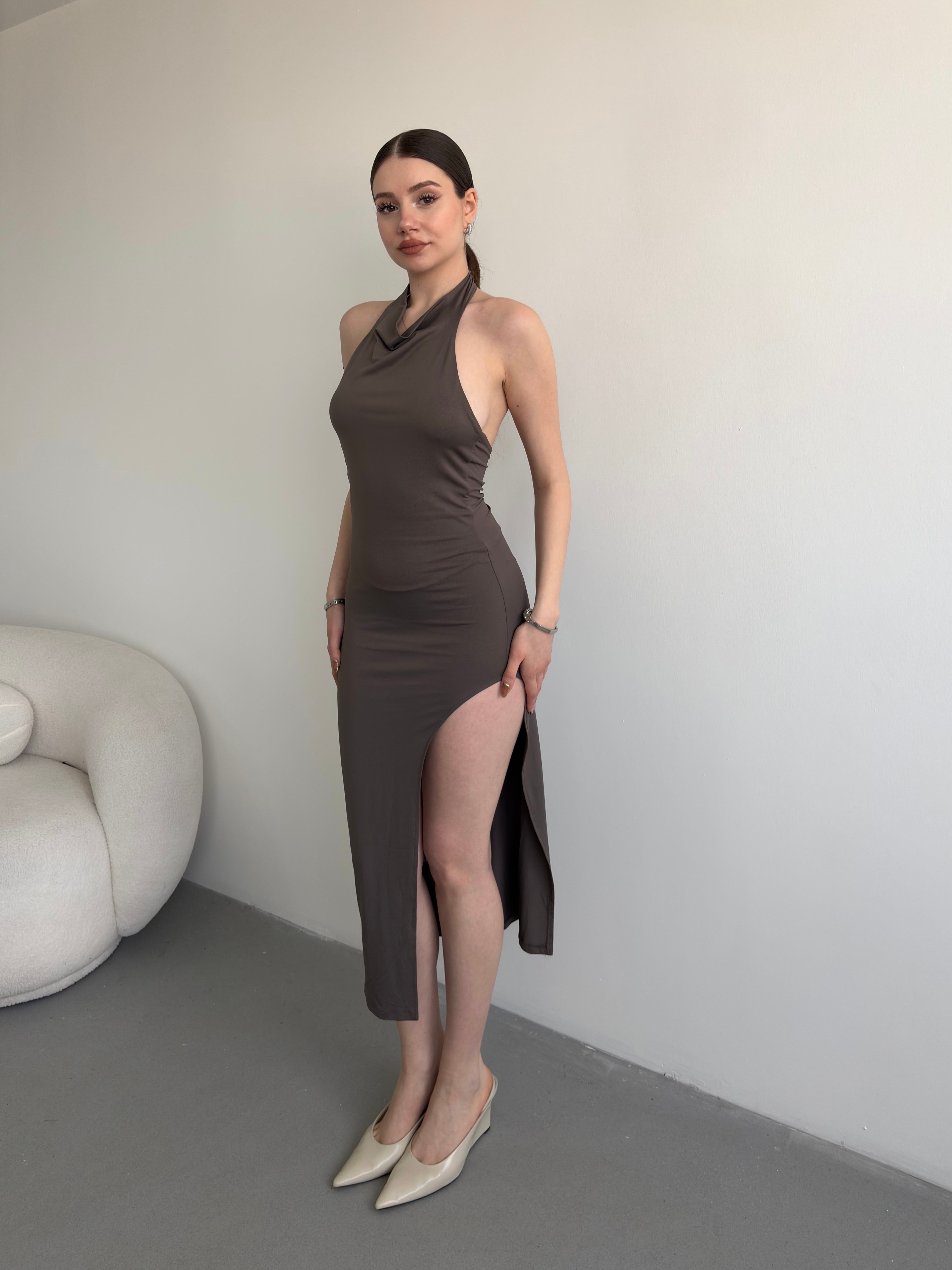 Halter Yaka Yırtmaçlı Elbise