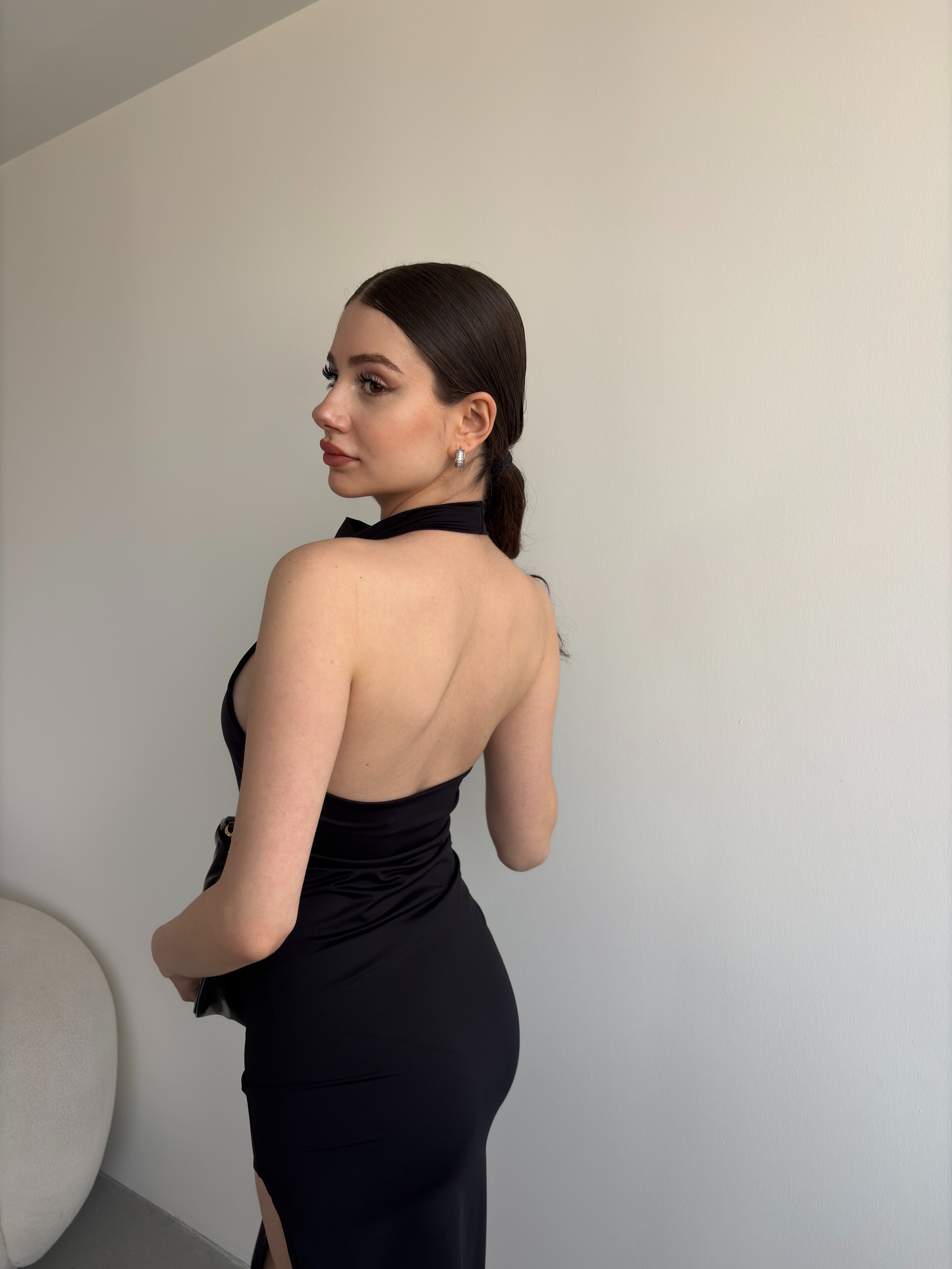 Halter Yaka Yırtmaçlı Elbise