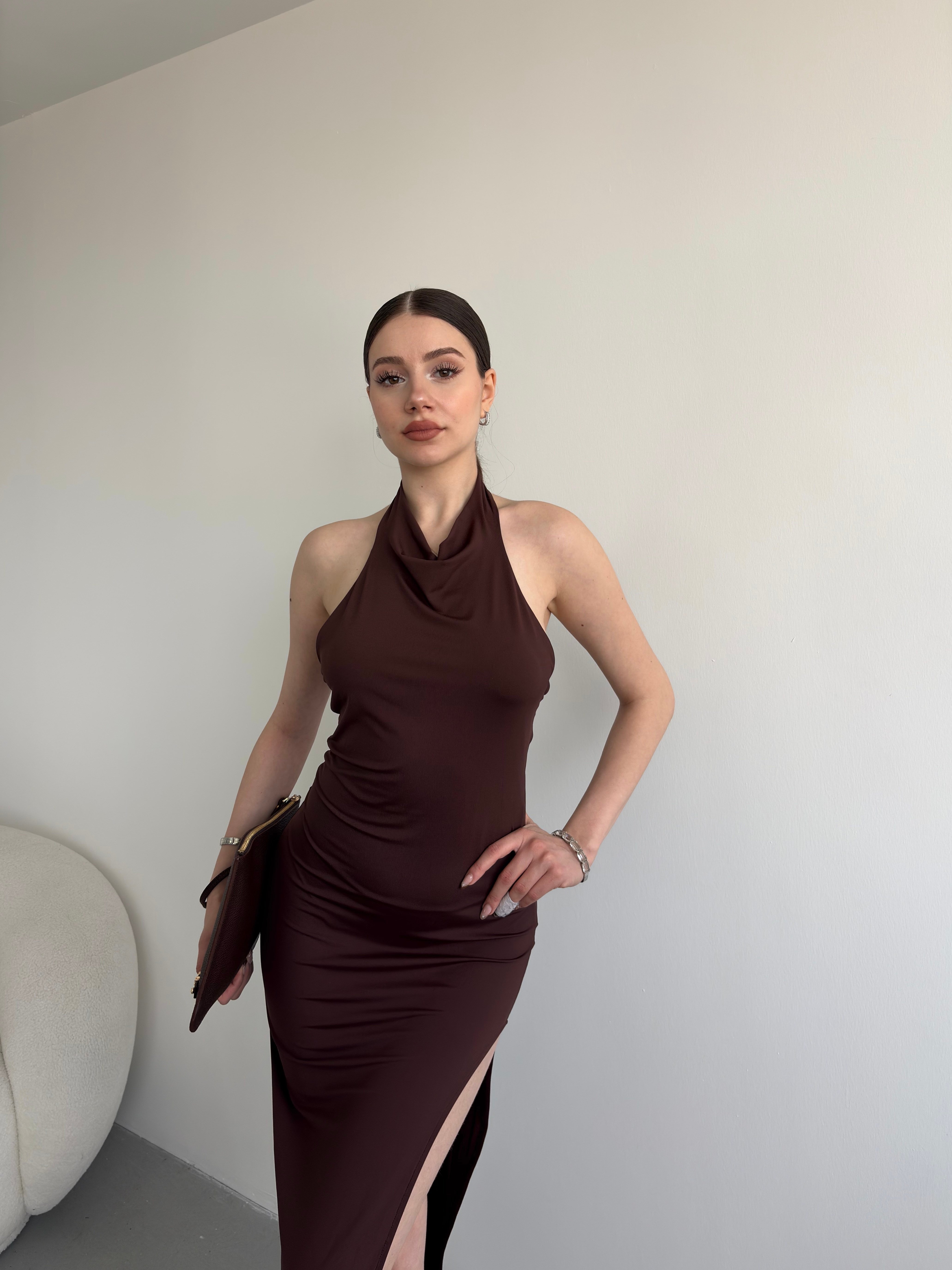 Halter Yaka Yırtmaçlı Elbise