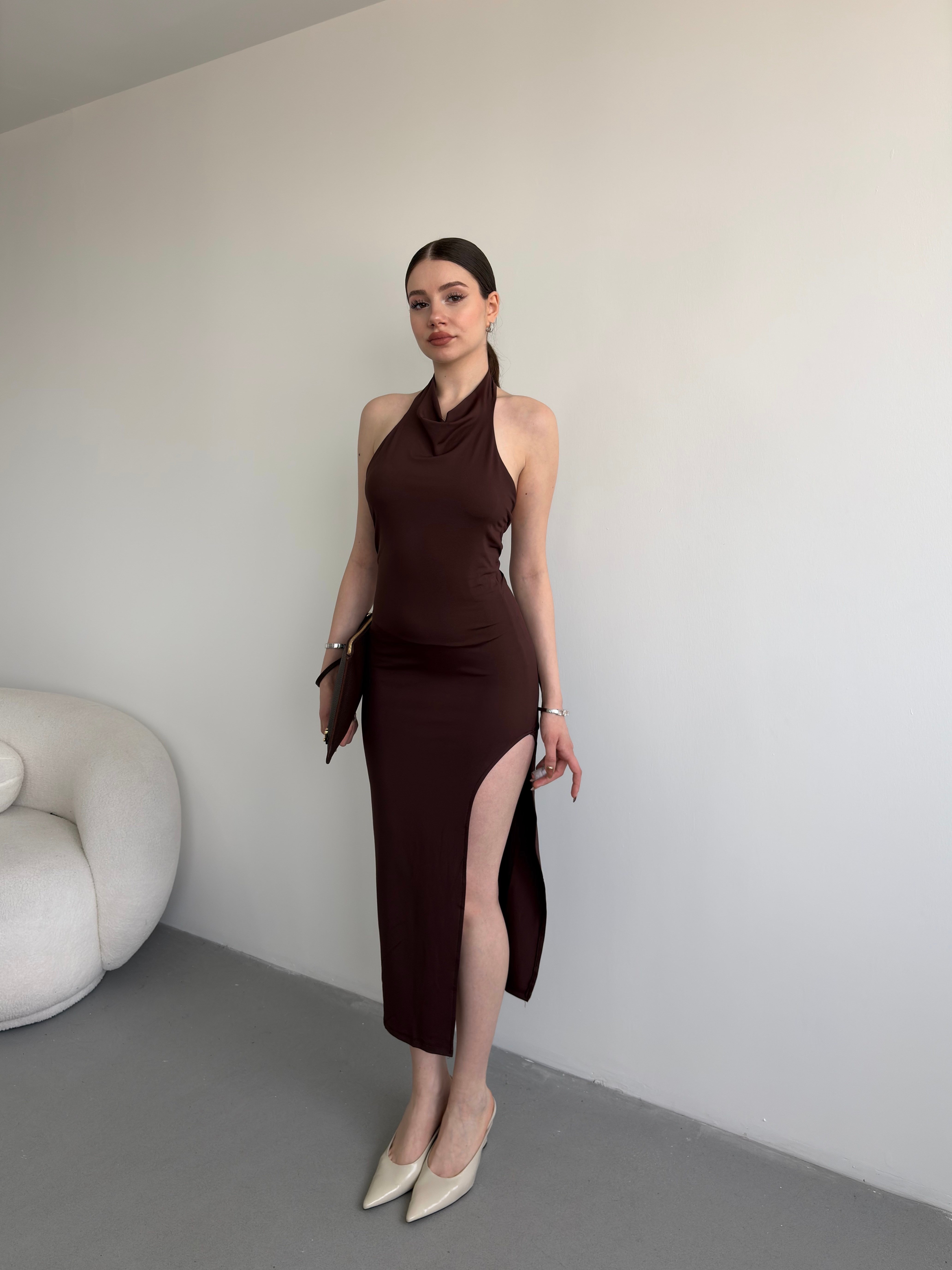 Halter Yaka Yırtmaçlı Elbise