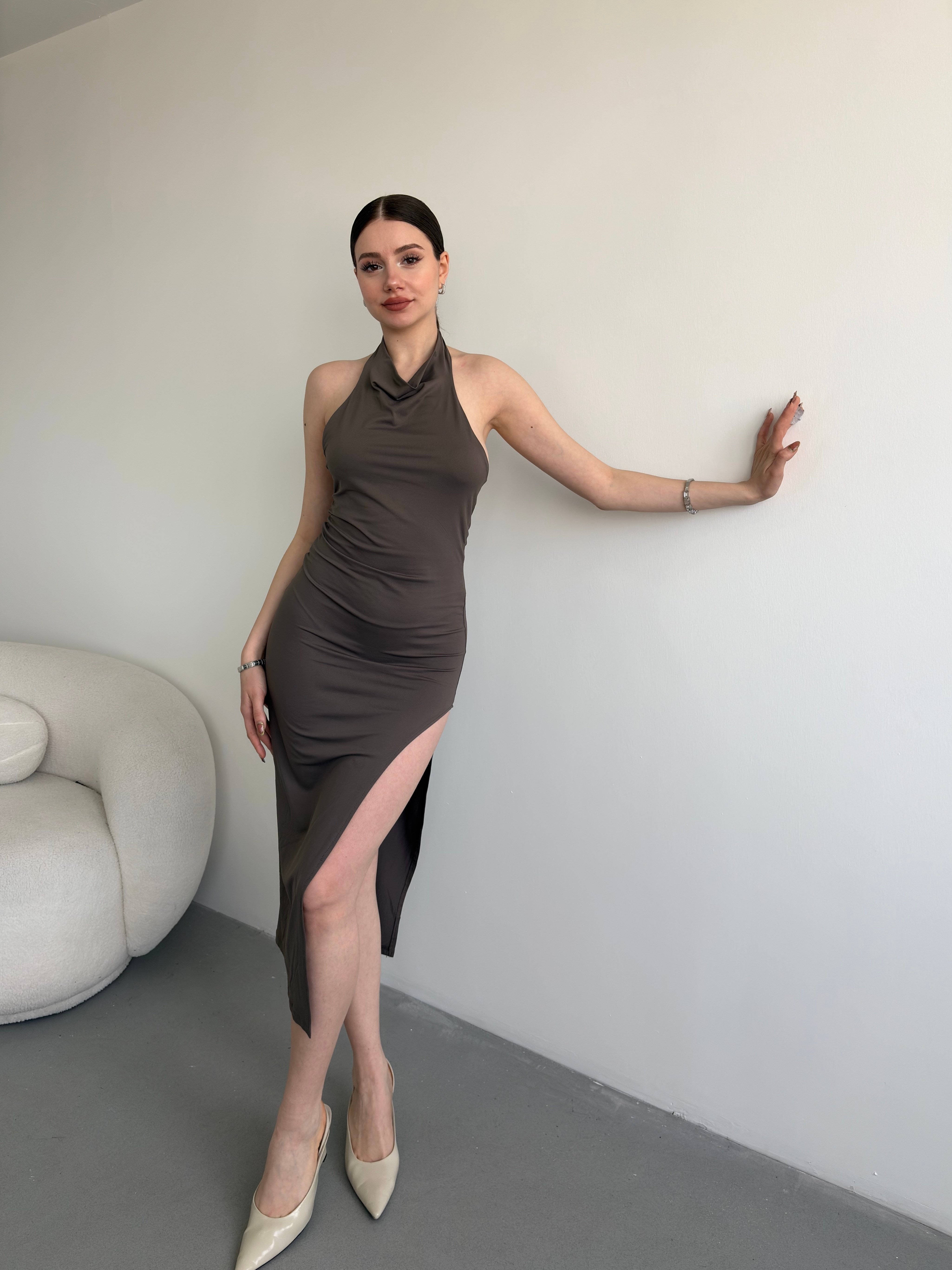 Halter Yaka Yırtmaçlı Elbise