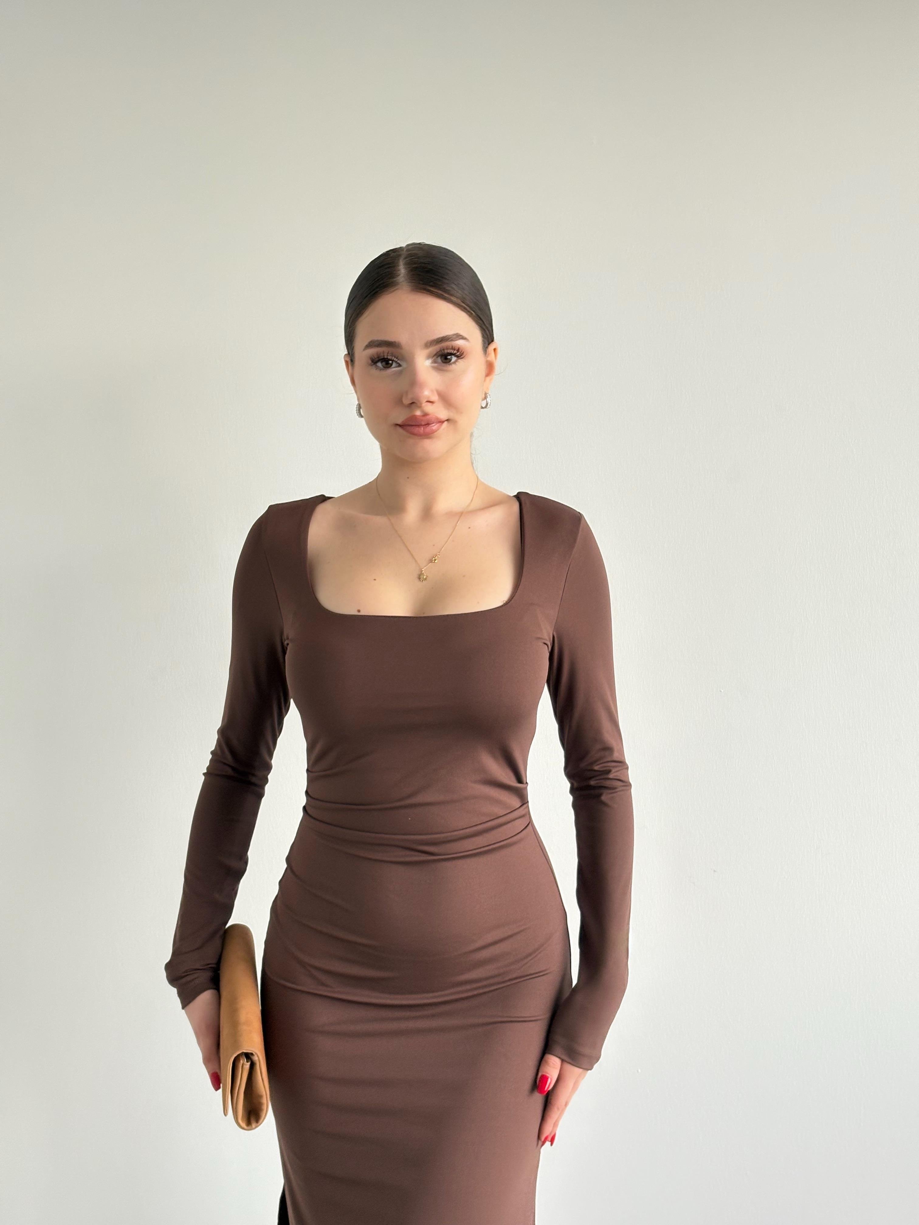 Kare Yaka Bel Büzgülü Elbise