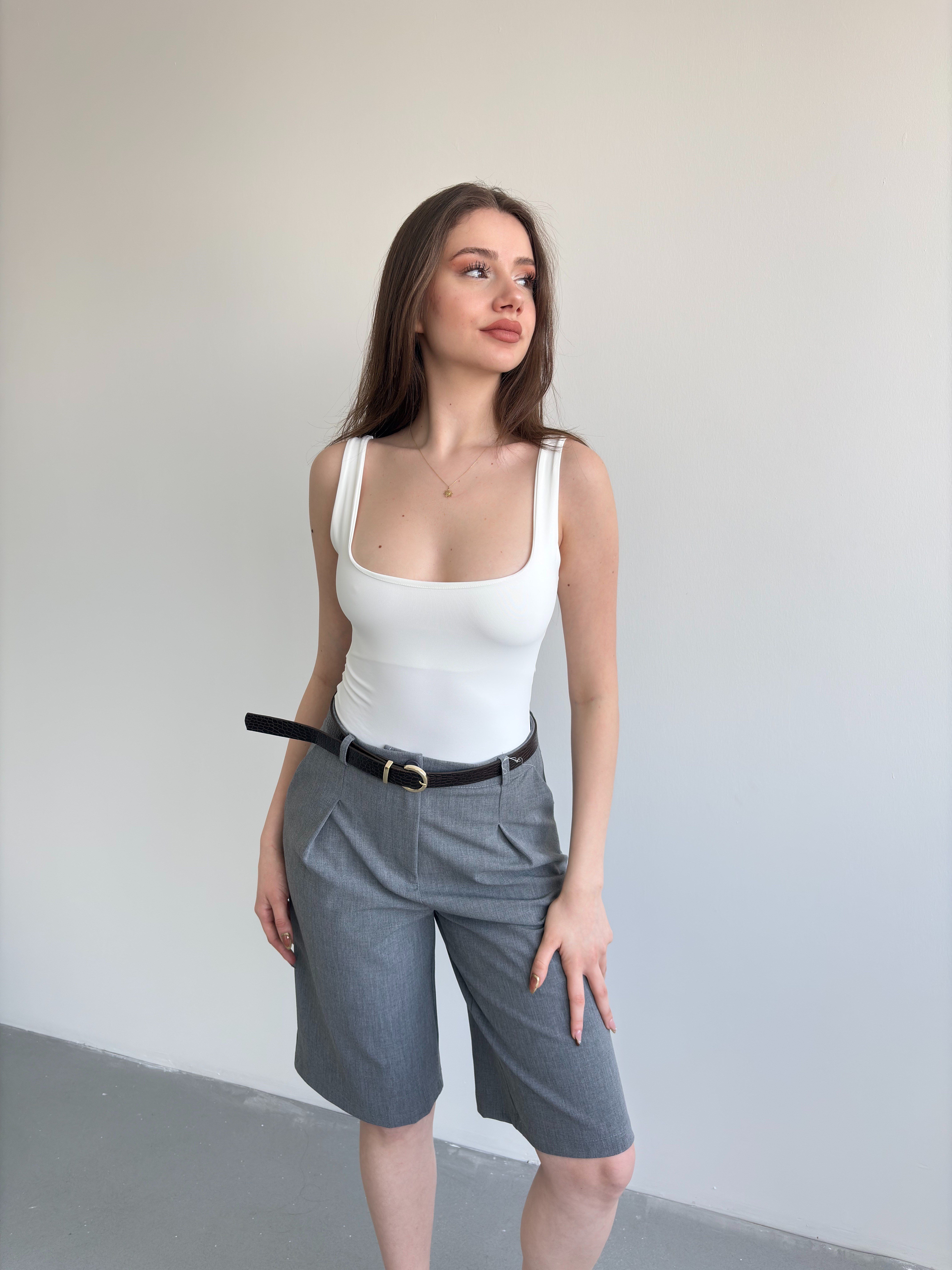 Kare Yaka Sırt Detay Bodysuit
