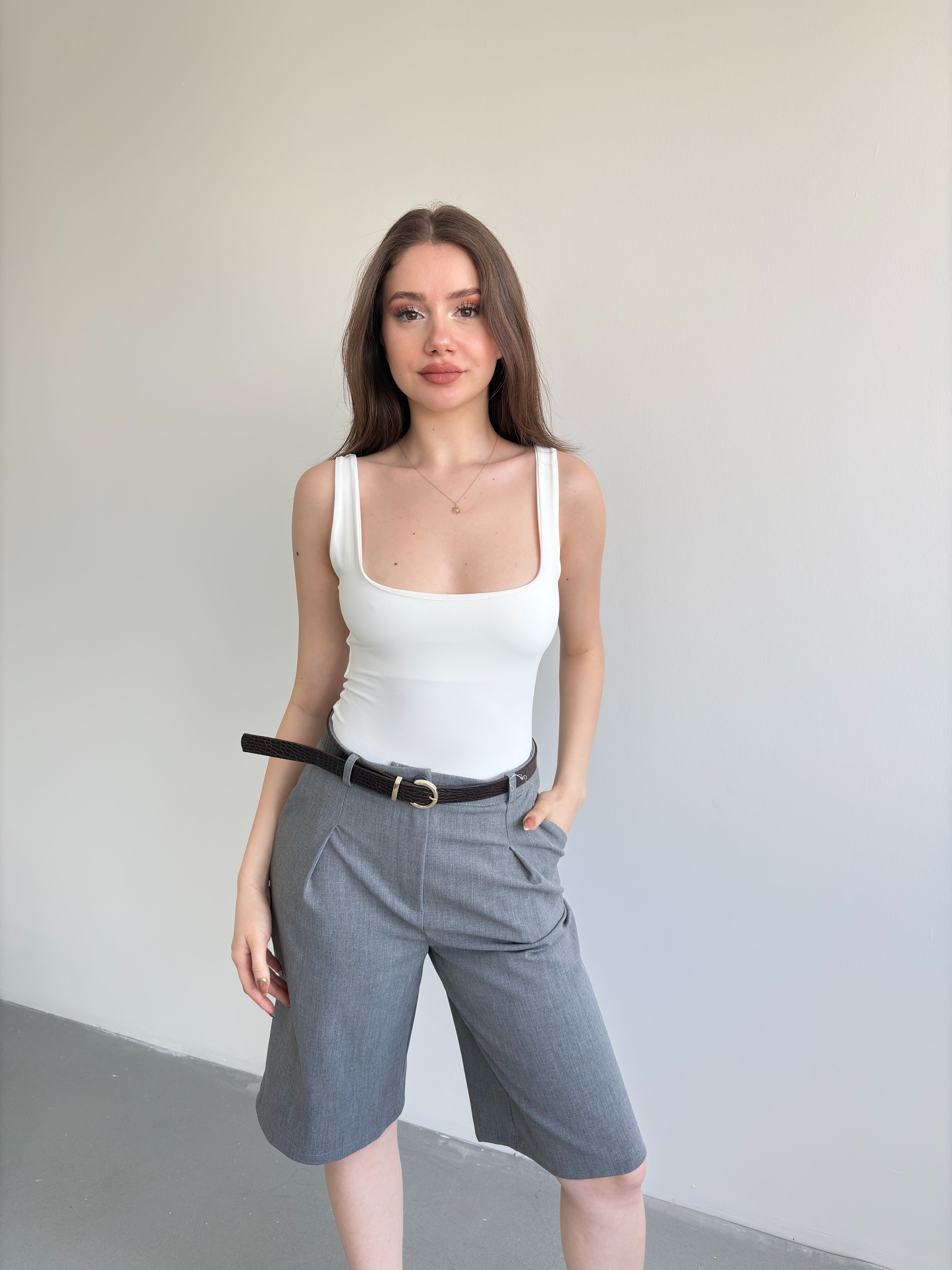 Kare Yaka Sırt Detay Bodysuit