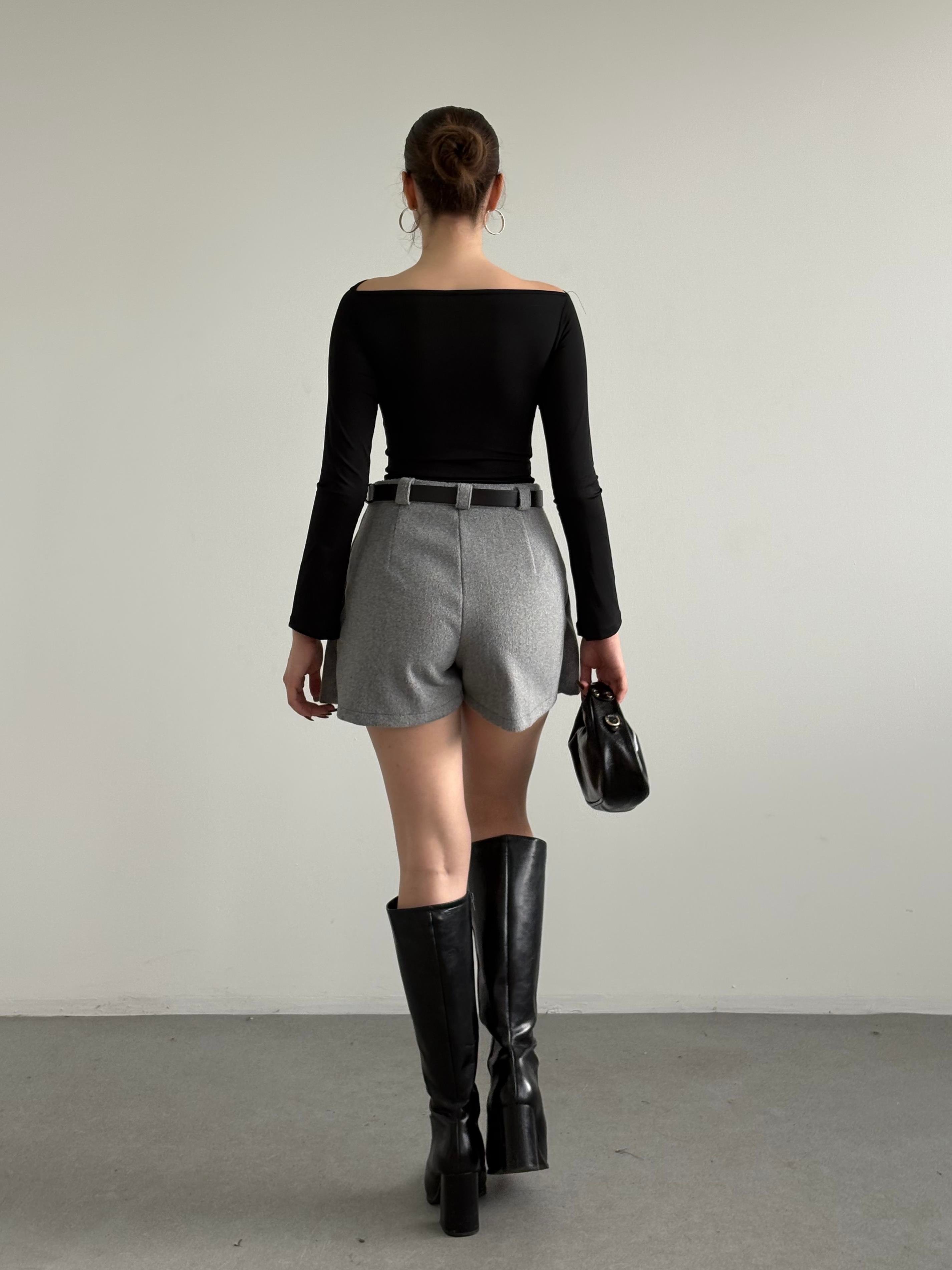 Kaşe Kemerli Şort Etek