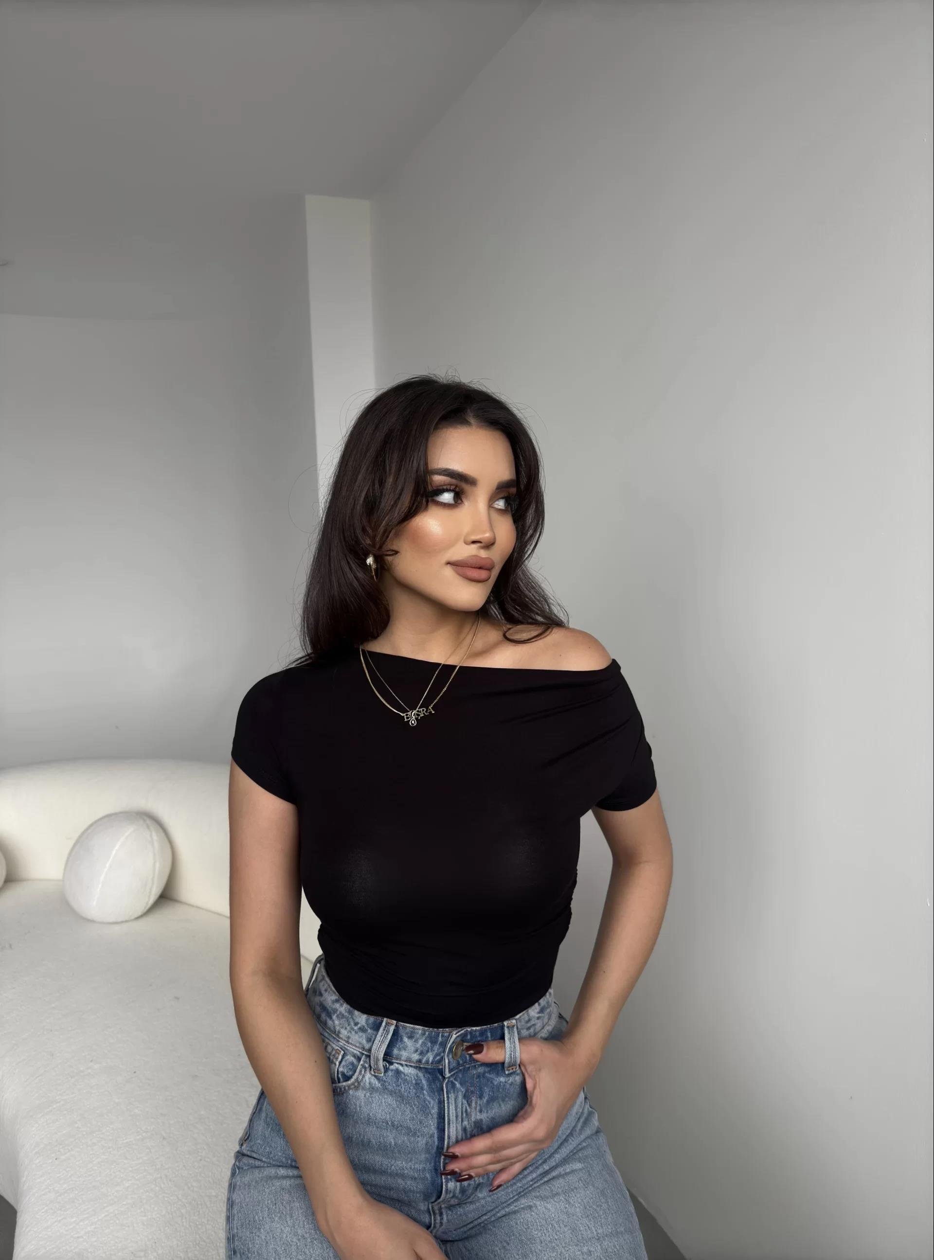 Kayık Yaka Büzgülü Crop