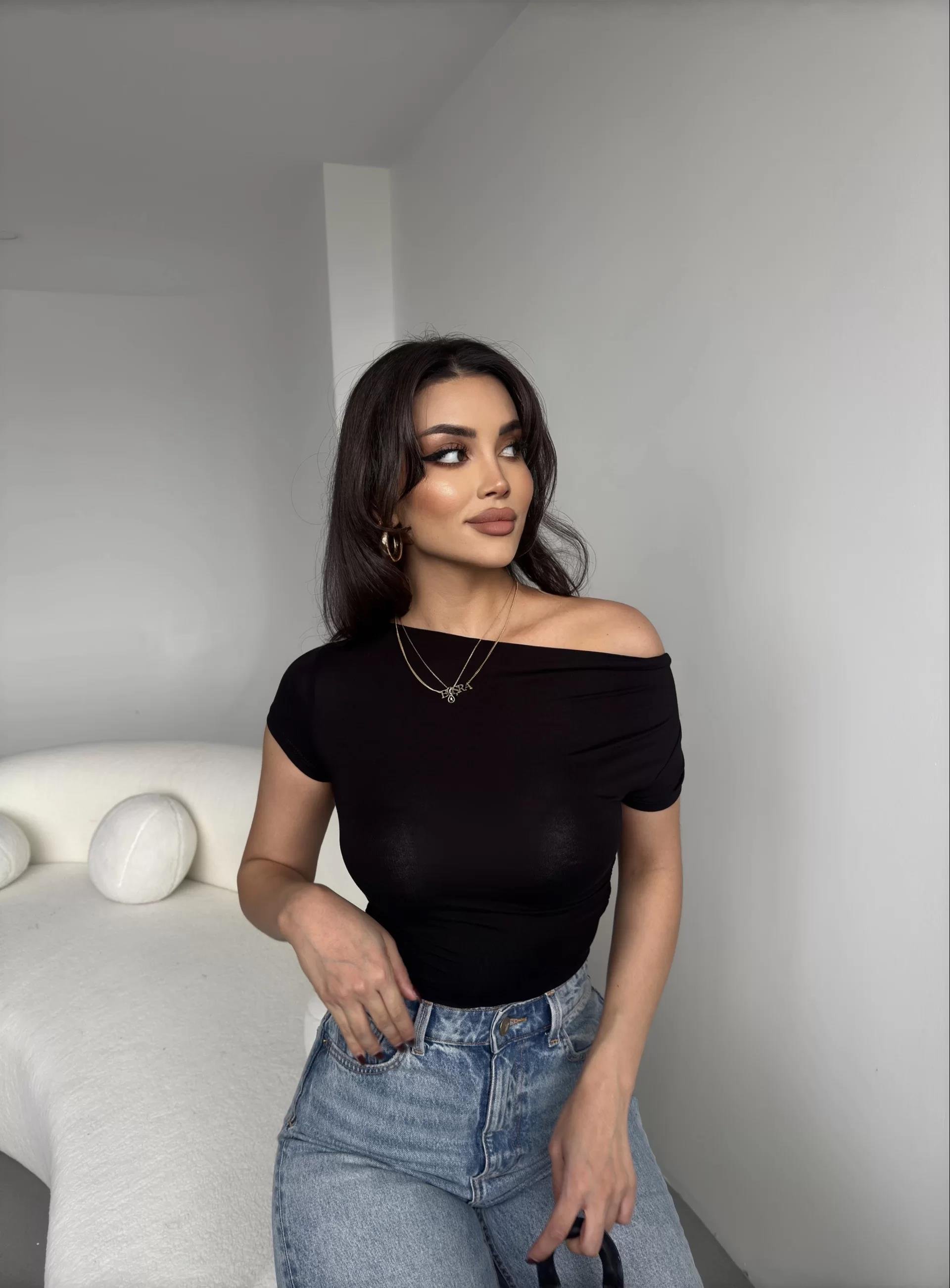 Kayık Yaka Büzgülü Crop