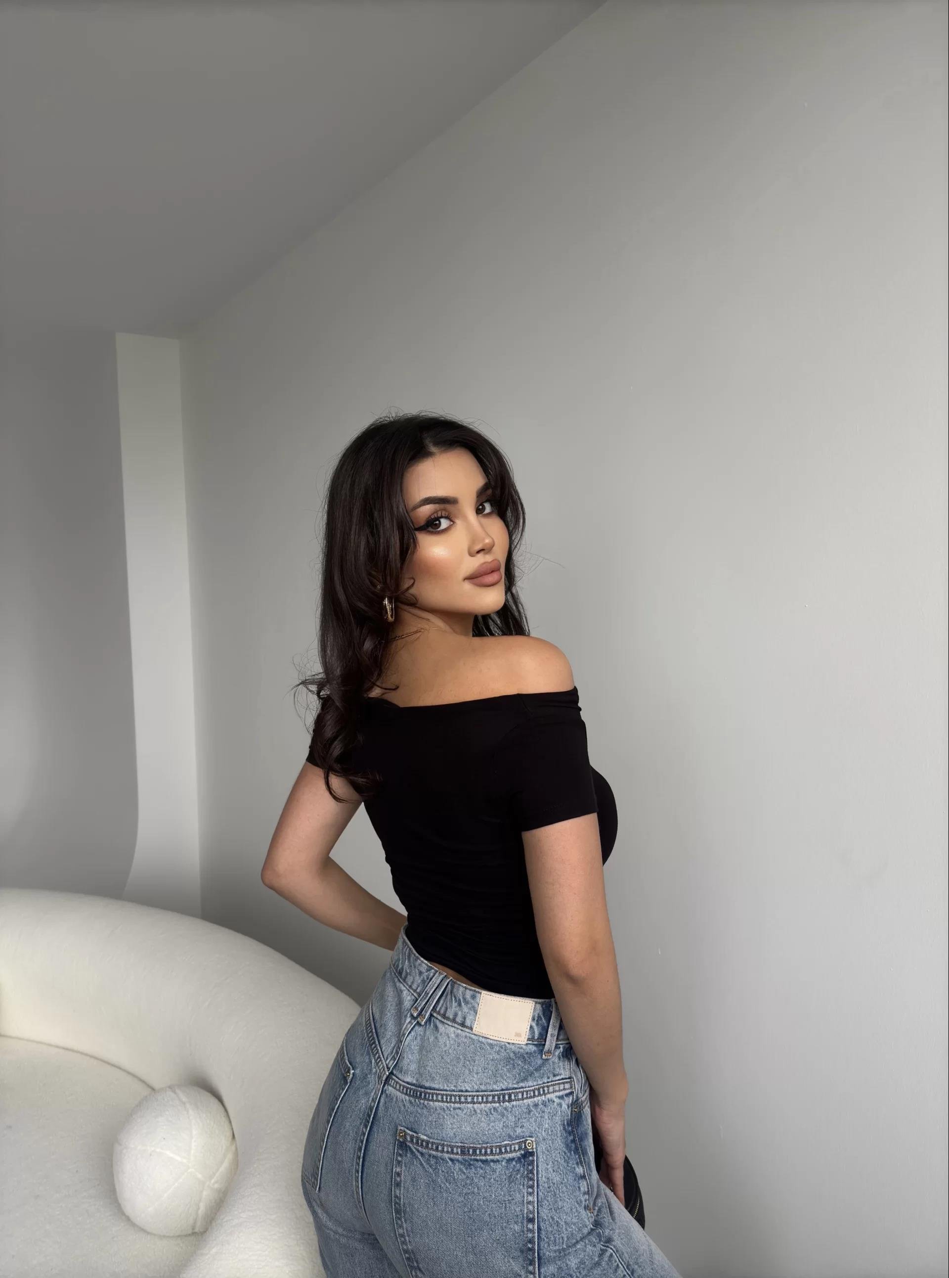 Kayık Yaka Büzgülü Crop