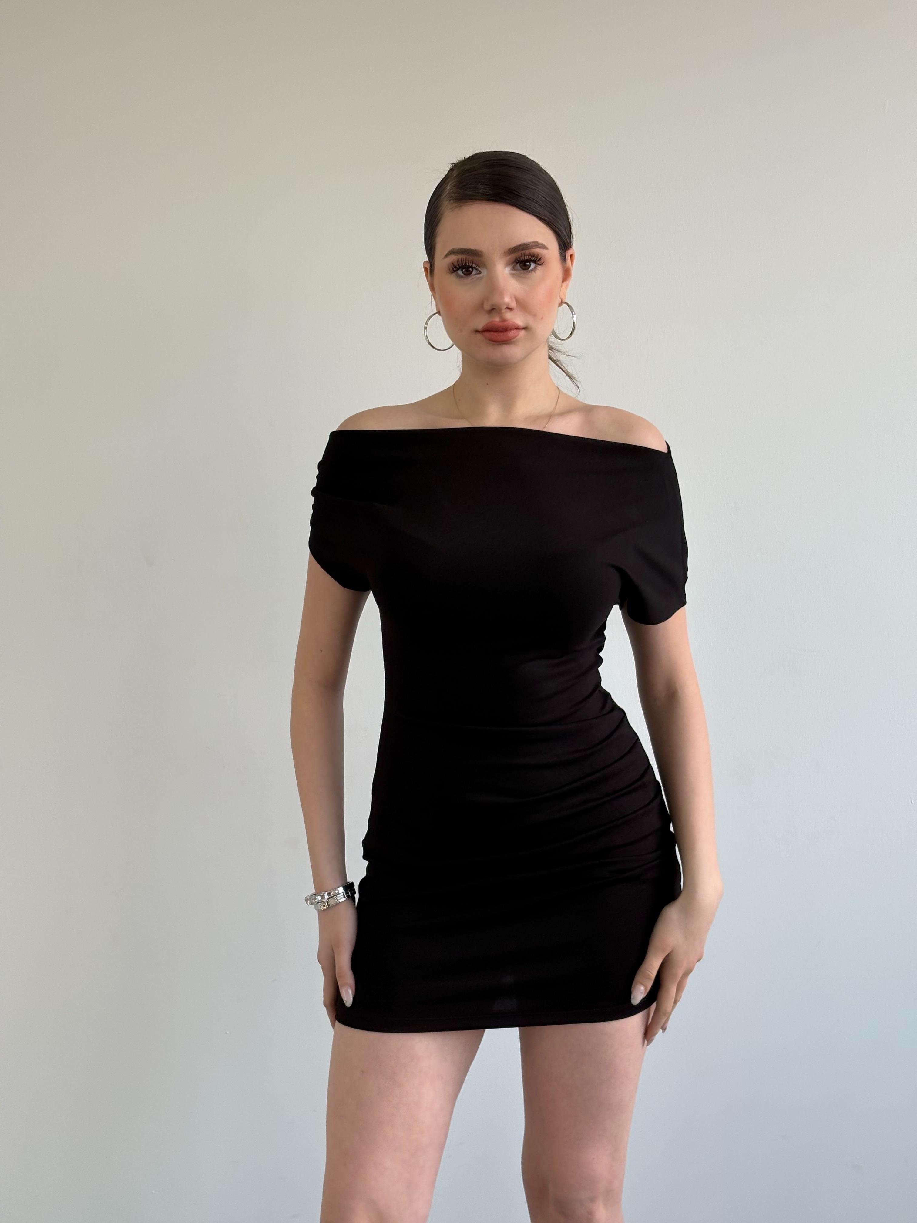 Kayık Yaka Muadil Elbise