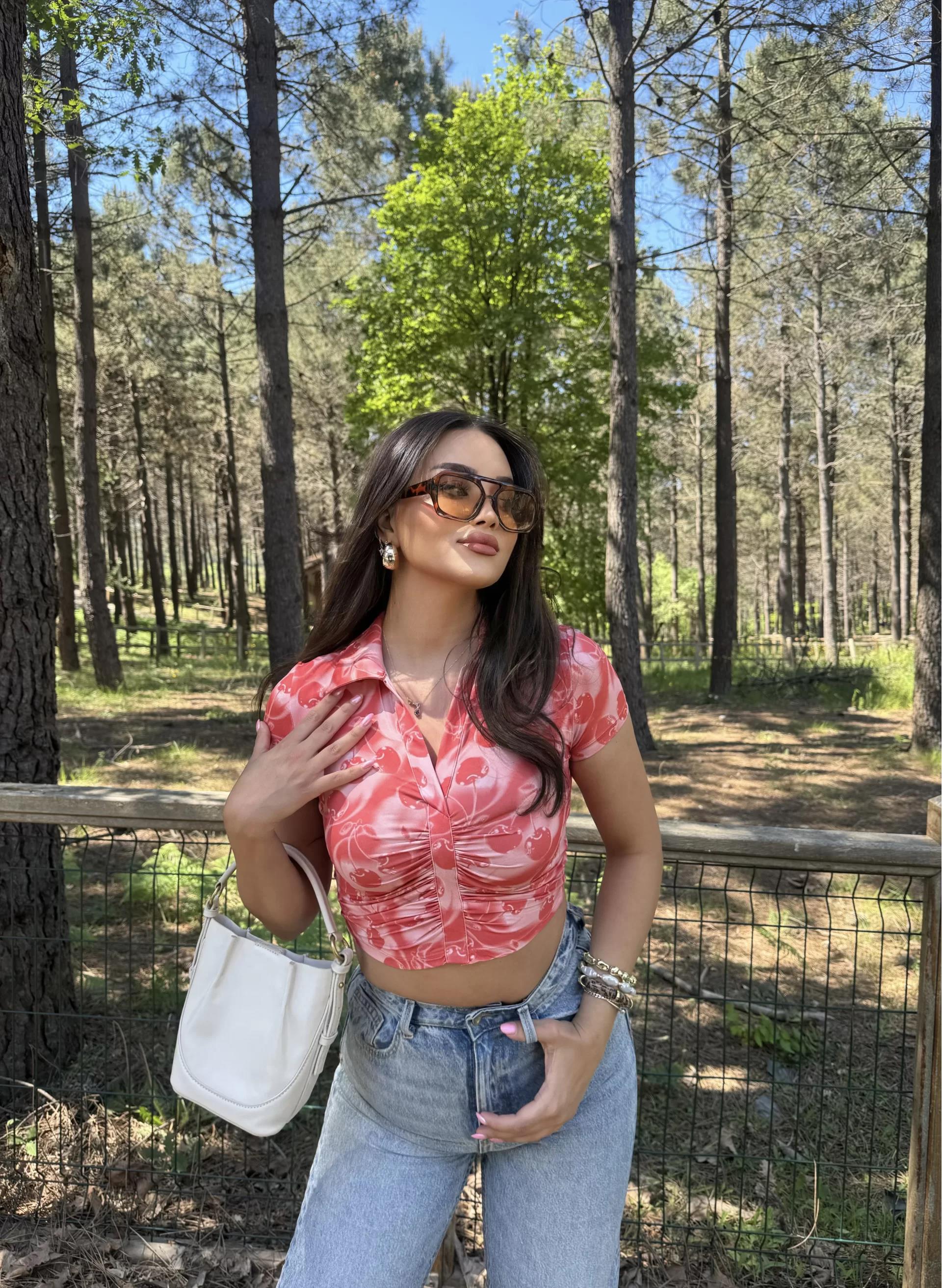 Kiraz Desen Büzgülü Crop