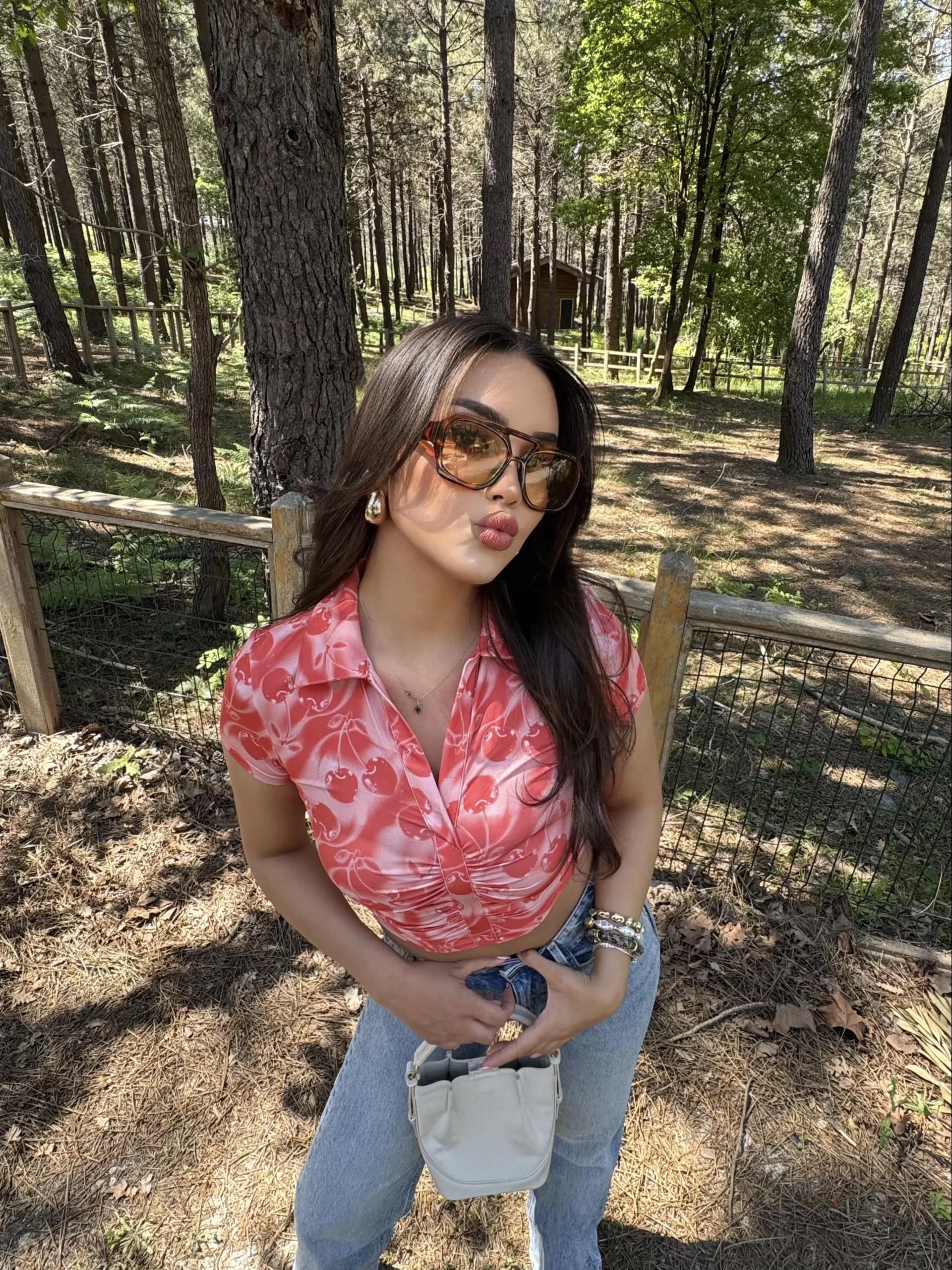 Kiraz Desen Büzgülü Crop