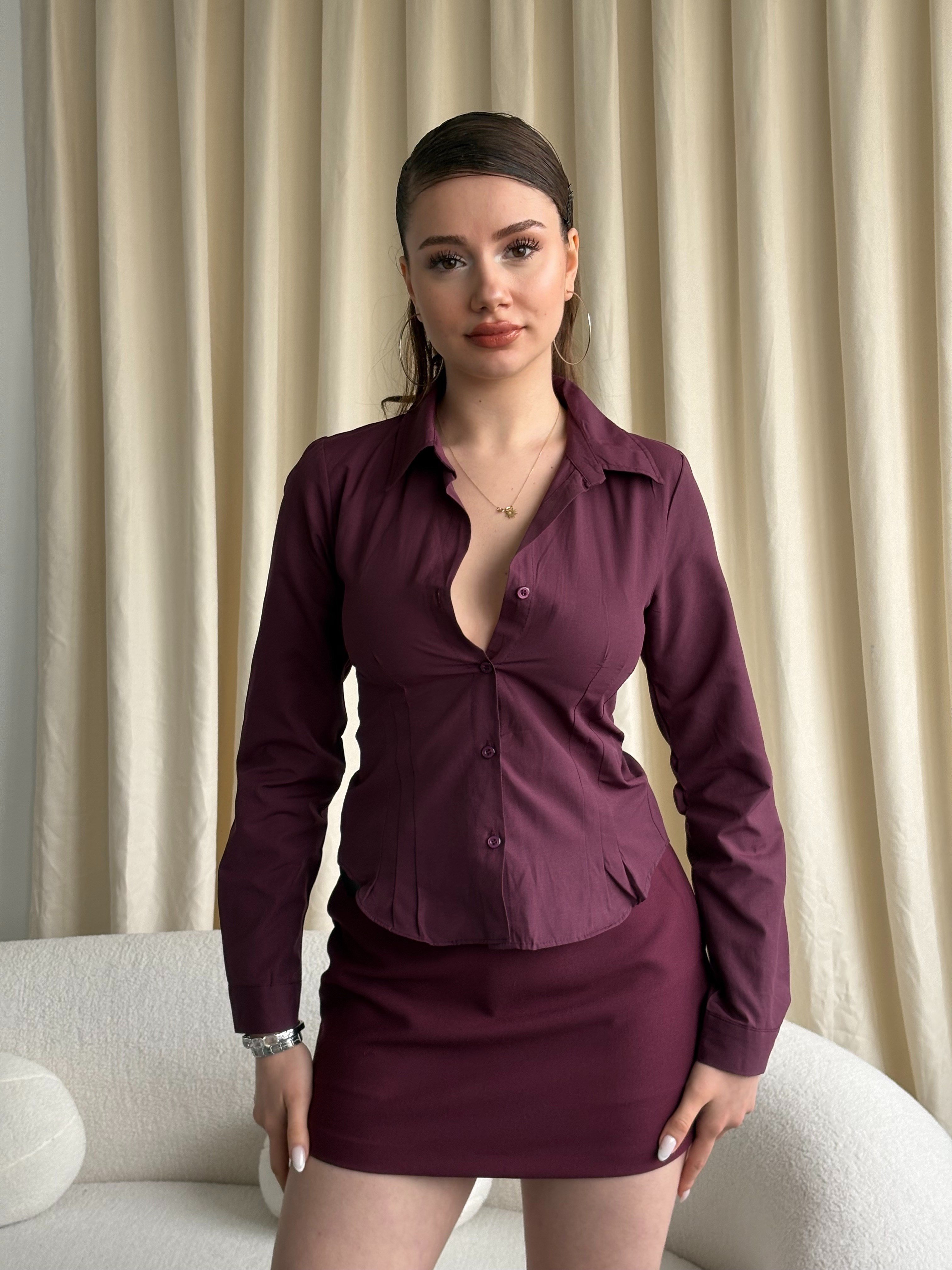 Korsaj Detaylı Fit Gömlek