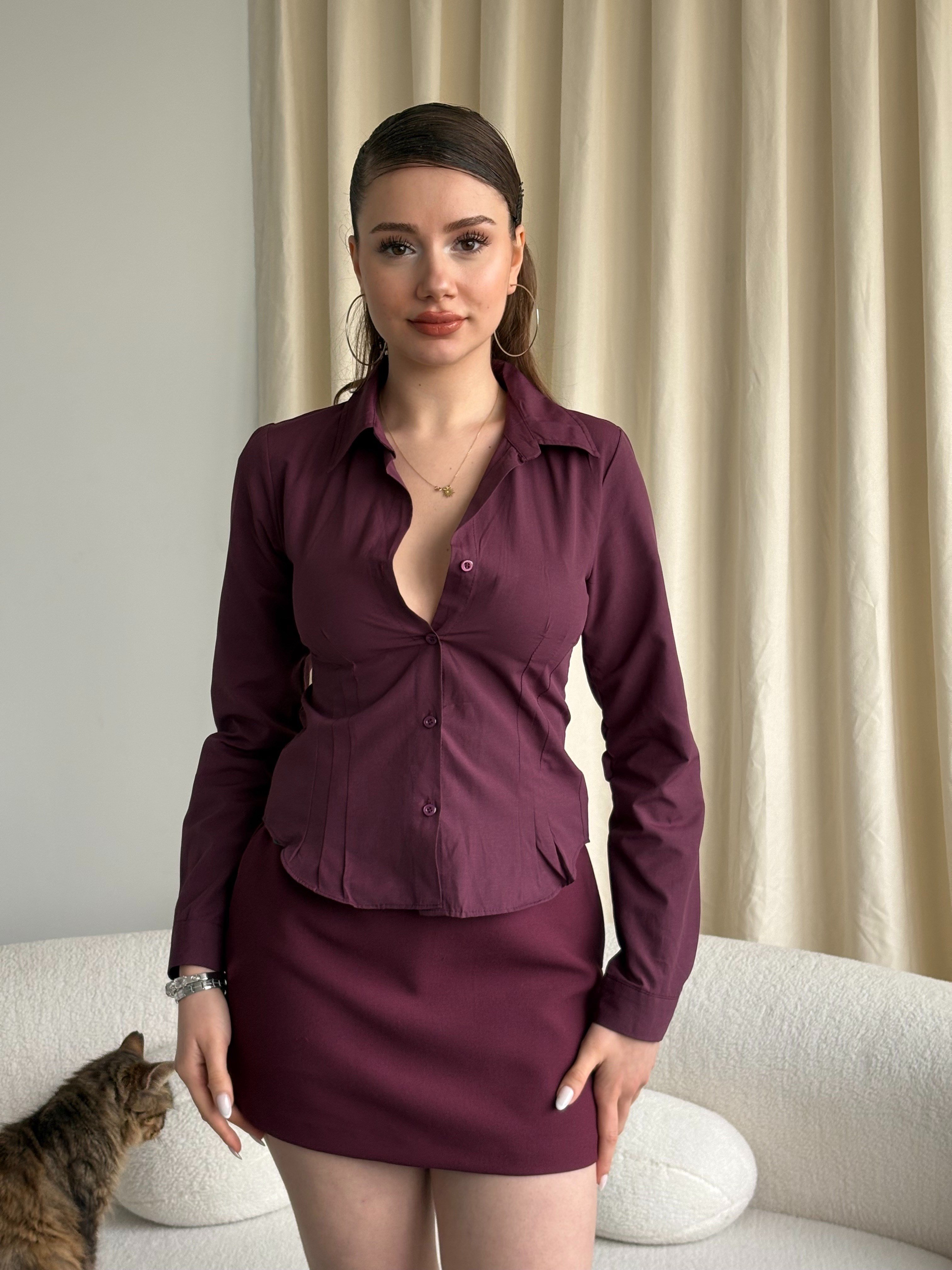 Korsaj Detaylı Fit Gömlek